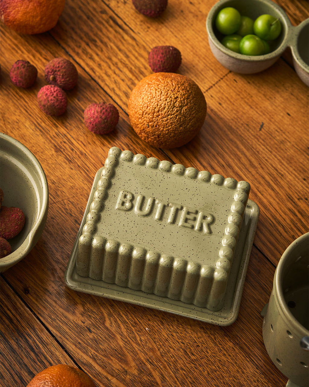 Large Butter Dish in Peppercorn / Kitchen Life