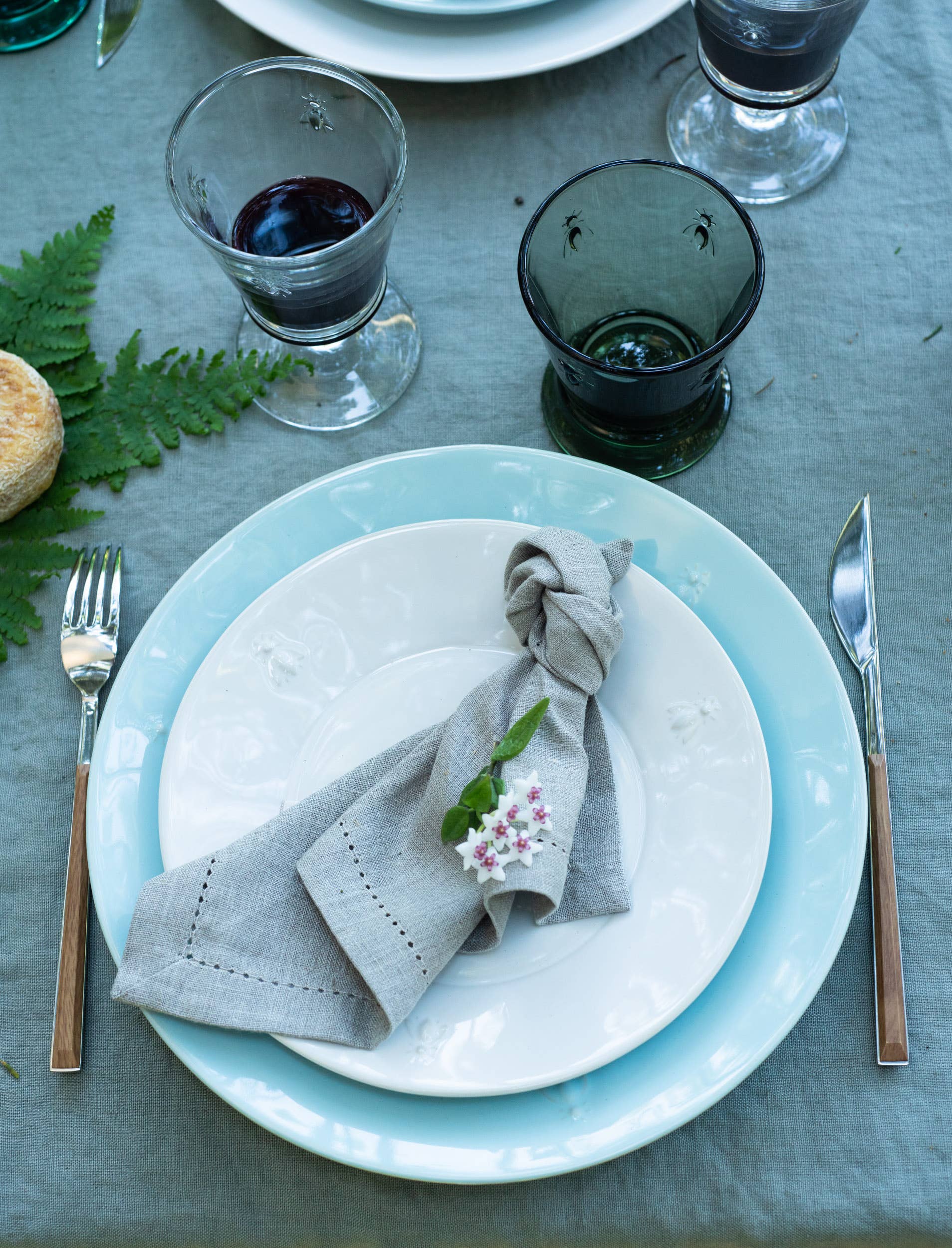 La Rochere Bee Ceramic Dessert Plates - Blue