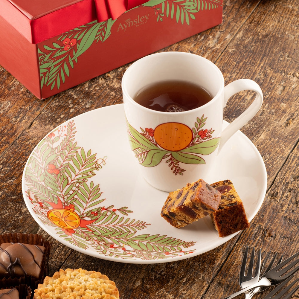 Aynsley Christmas Wreath Mug and Tray