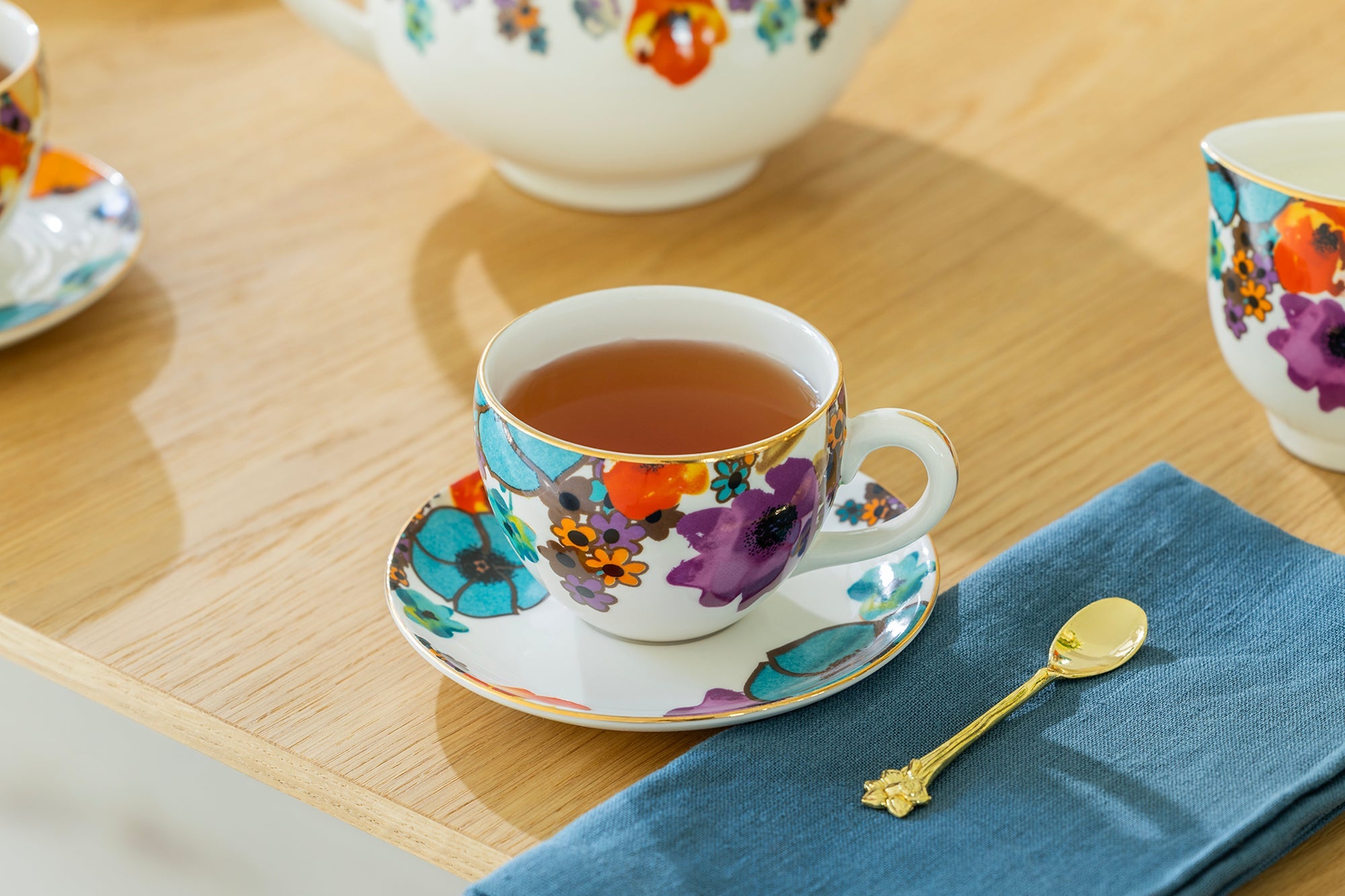 Meadow Joy Fine Porcelain Tea Set