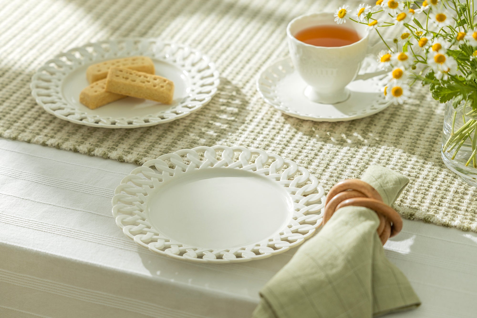 White Heirloom Fine Porcelain Dessert/Dinner Plate