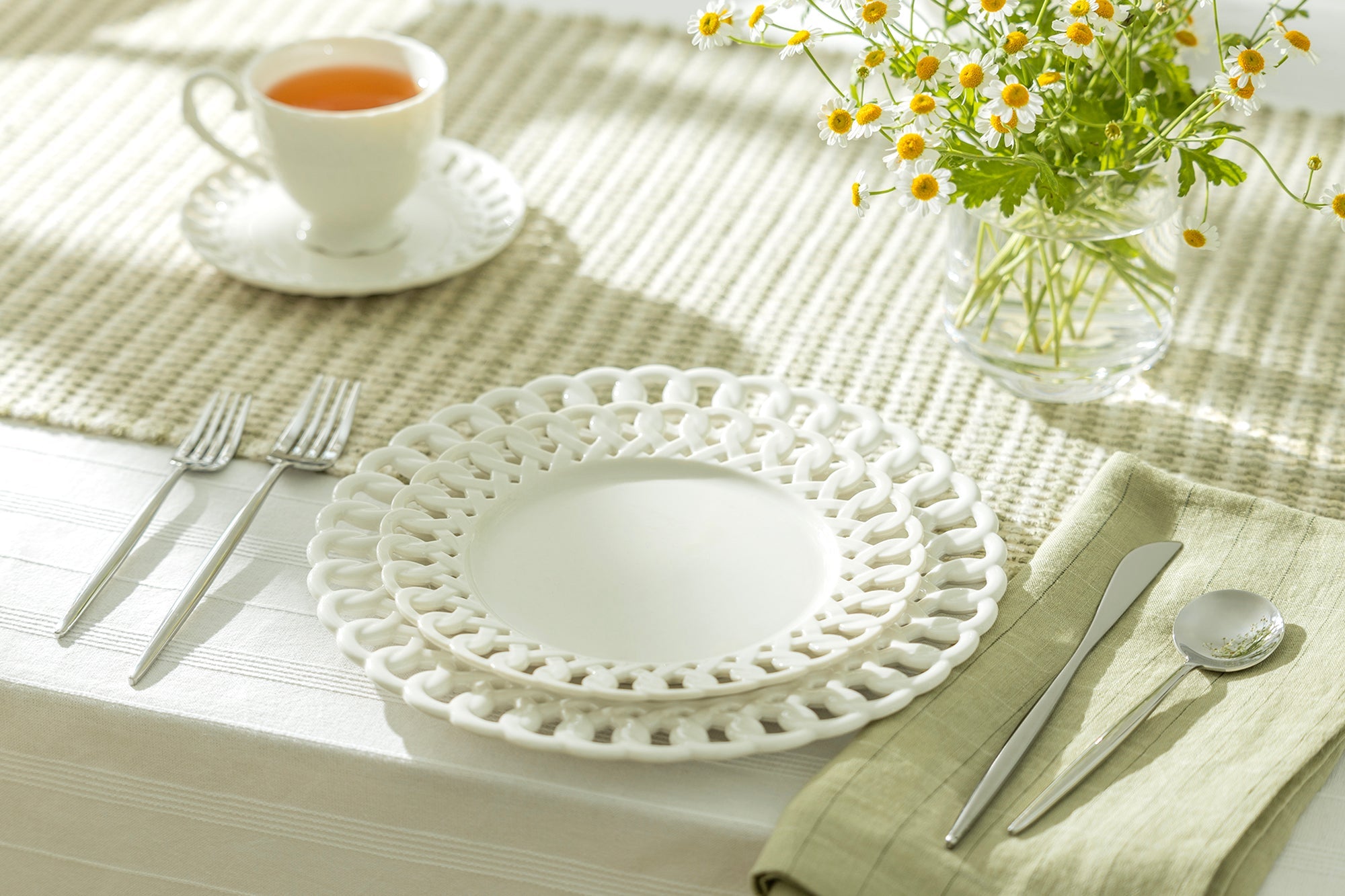 White Heirloom Fine Porcelain Dessert/Dinner Plate