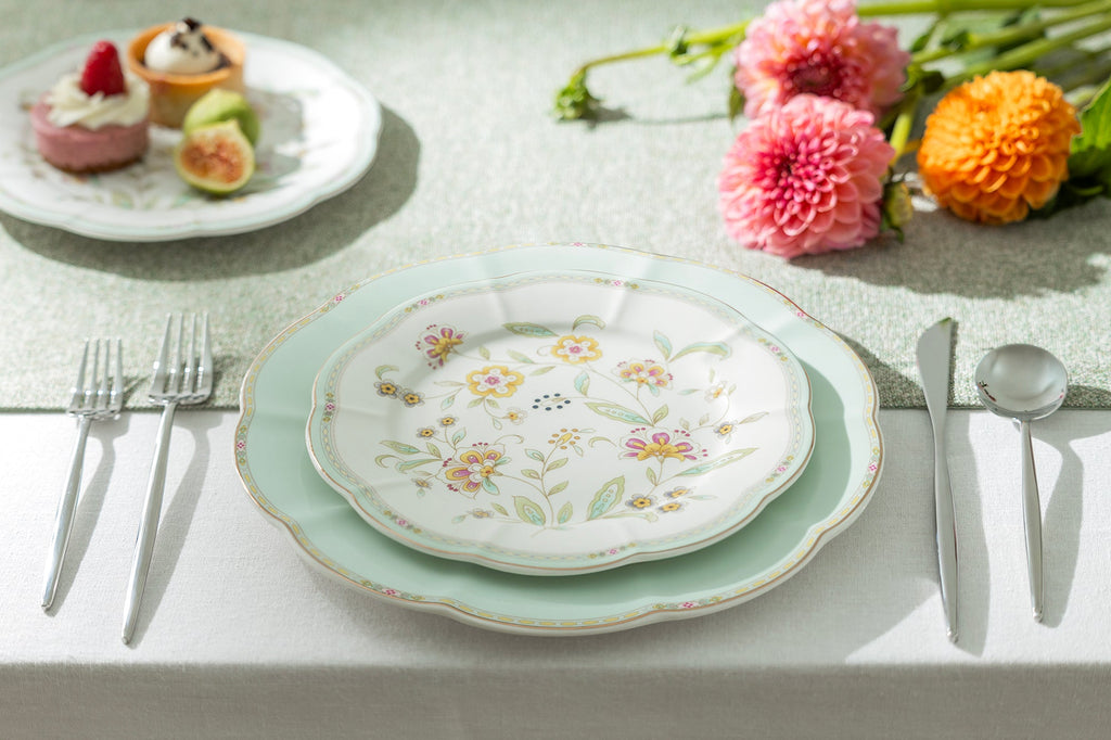 Yellow Corn Flowers with Mint Rim Fine Porcelain Dessert/Dinner Plate
