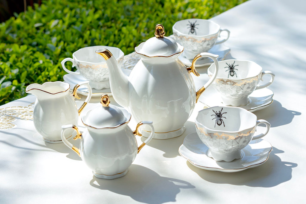 Spider Web White Gold Scallop 11-Piece Tea Set