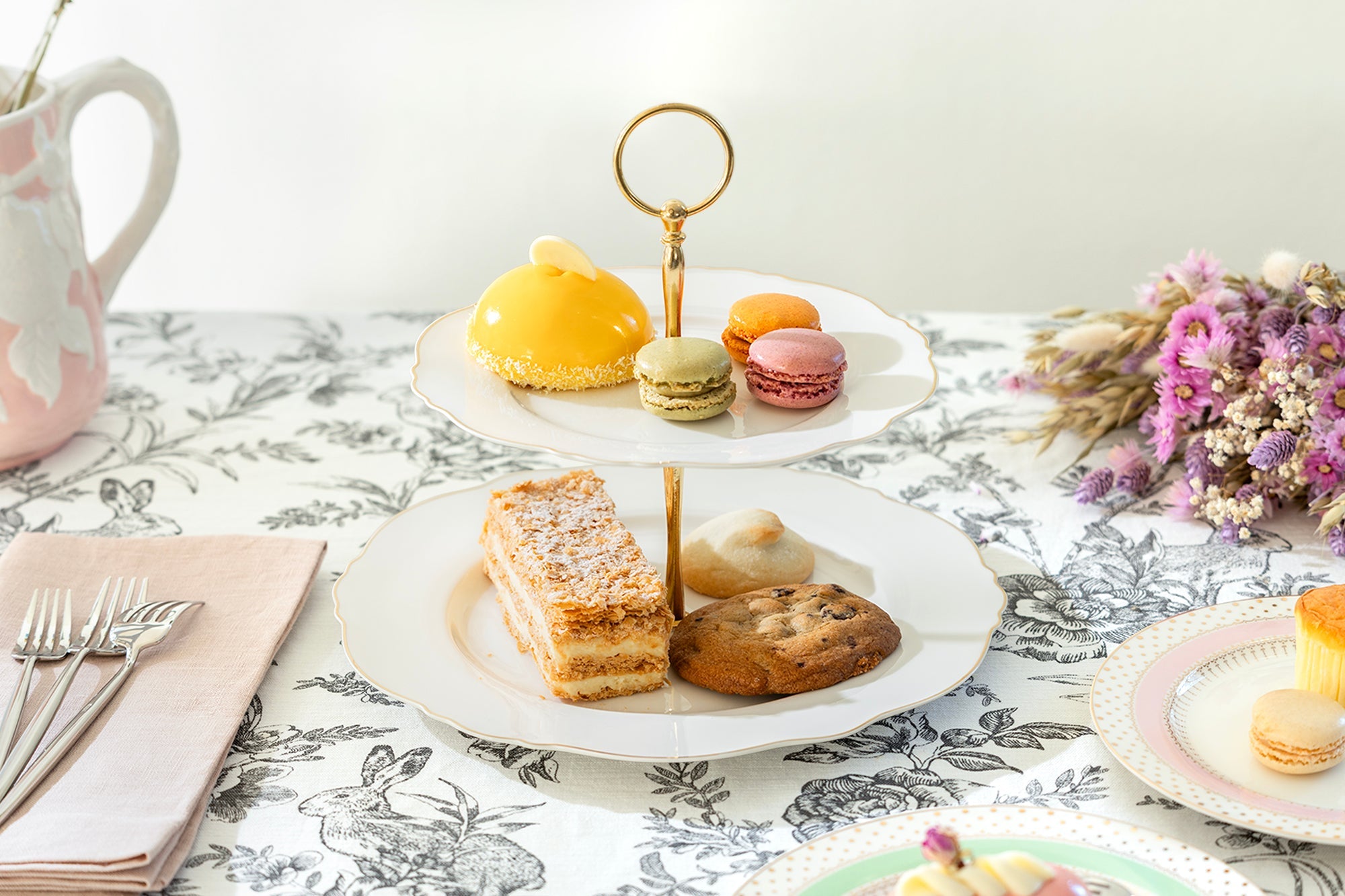 White Gold Duchess Fine Porcelain 2-Tier Server