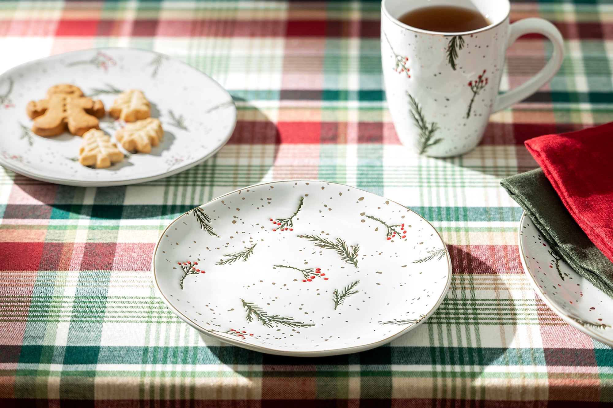 Holly Berries Organic Shape Dessert/Dinner Plate