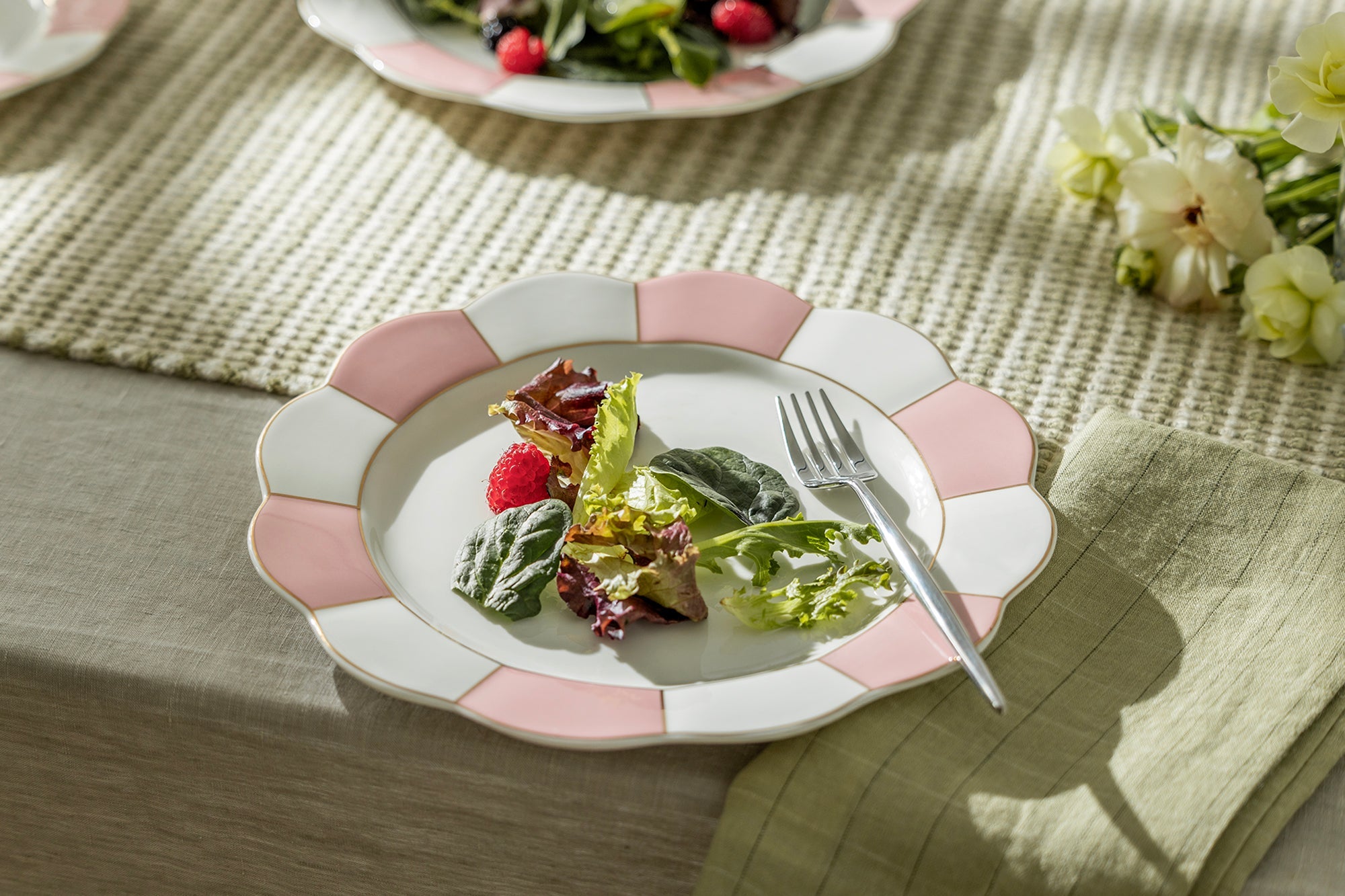 Pink and White Scallop Fine Porcelain Dessert/Dinner Plate
