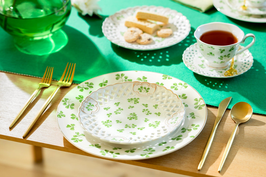 Shamrock Fine Porcelain Dessert/Dinner Plate