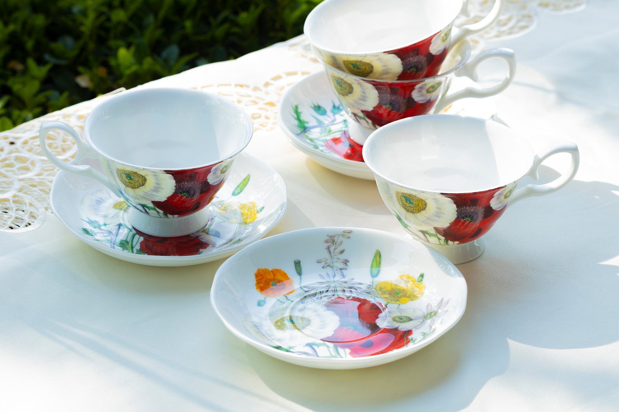 Poppy Field Bone China 11-Piece Tea Set