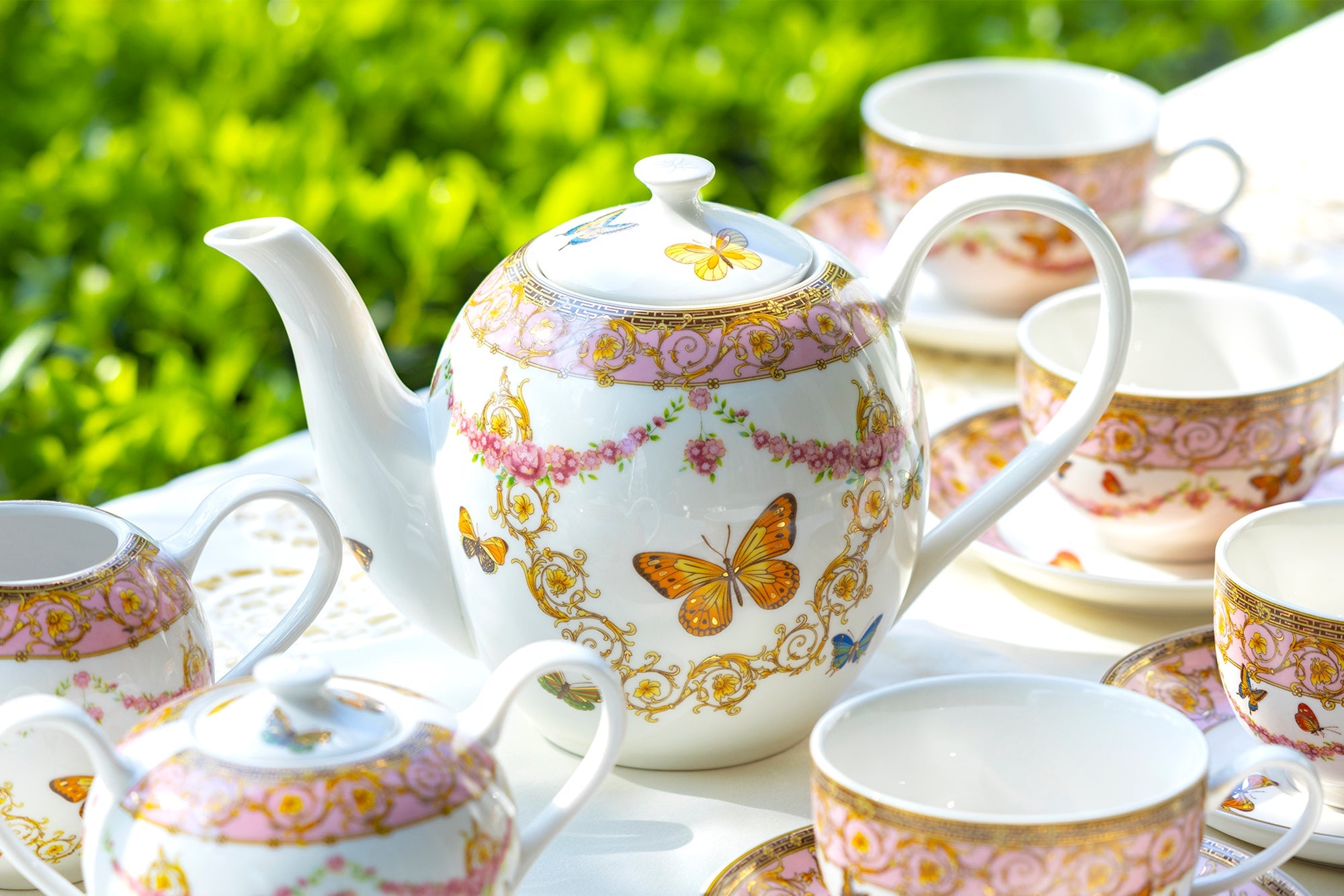 Butterflies with Pink Ornament Fine Porcelain 11-Piece Tea Set