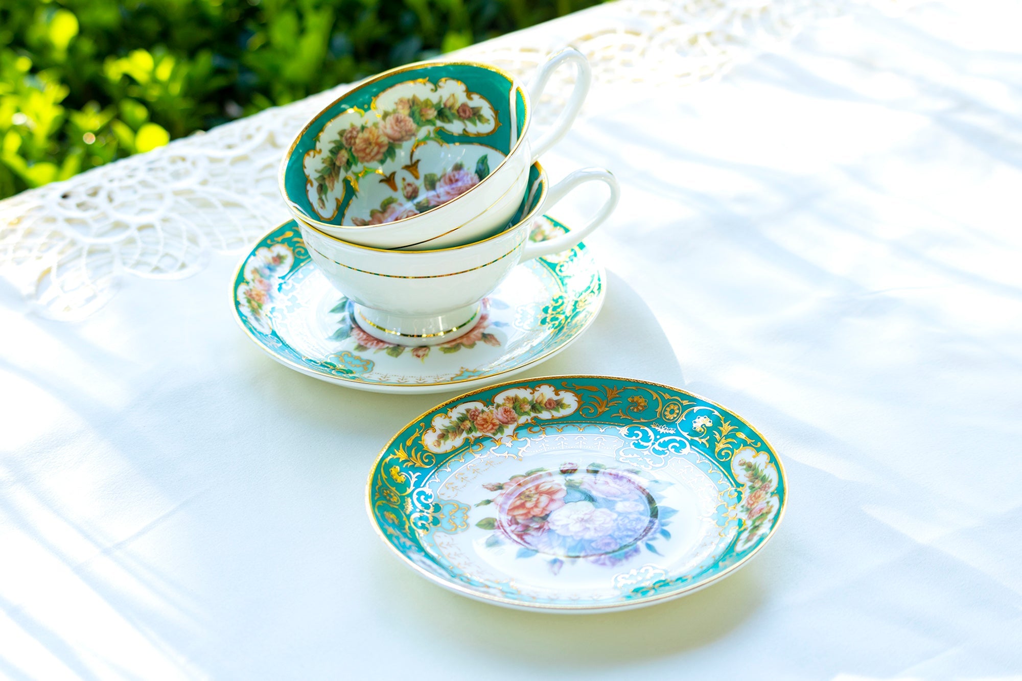 Royal Emerald Gold Bone China Tea Cup and Saucer