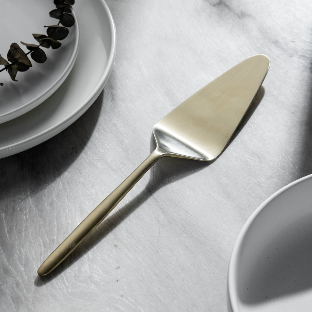 Serving Essentials Set