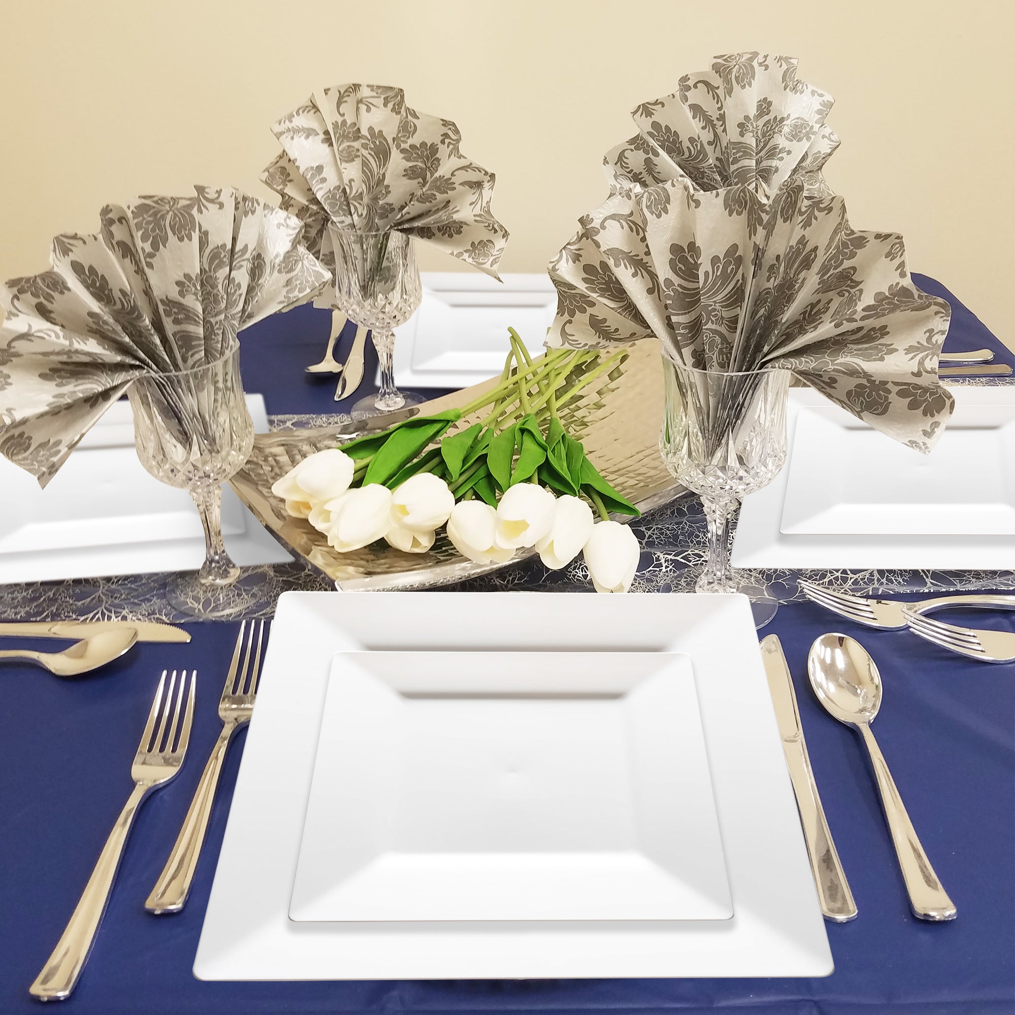 White Square Plastic Dinner Plates (9.5")