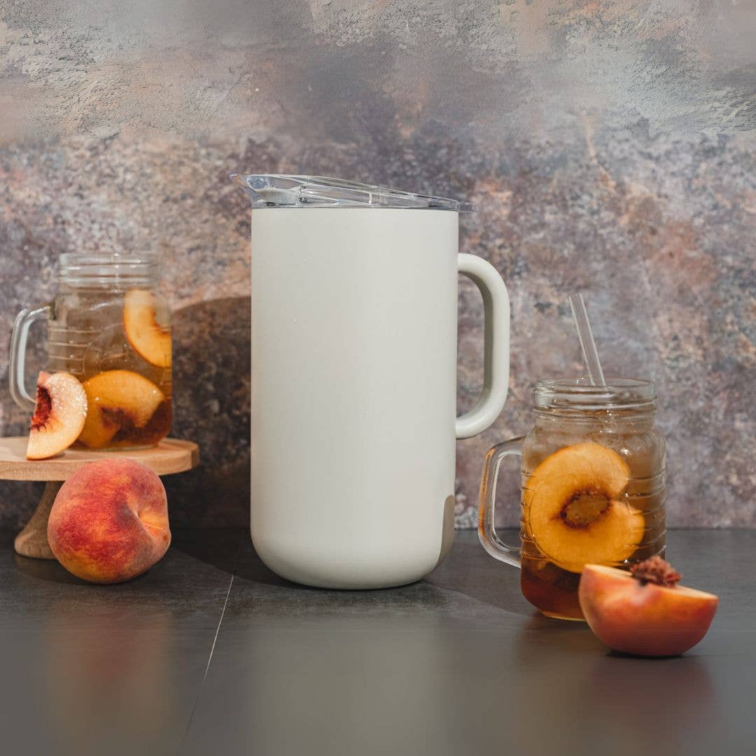 Vacuum-Insulated 2-Liter Pitcher in Bone