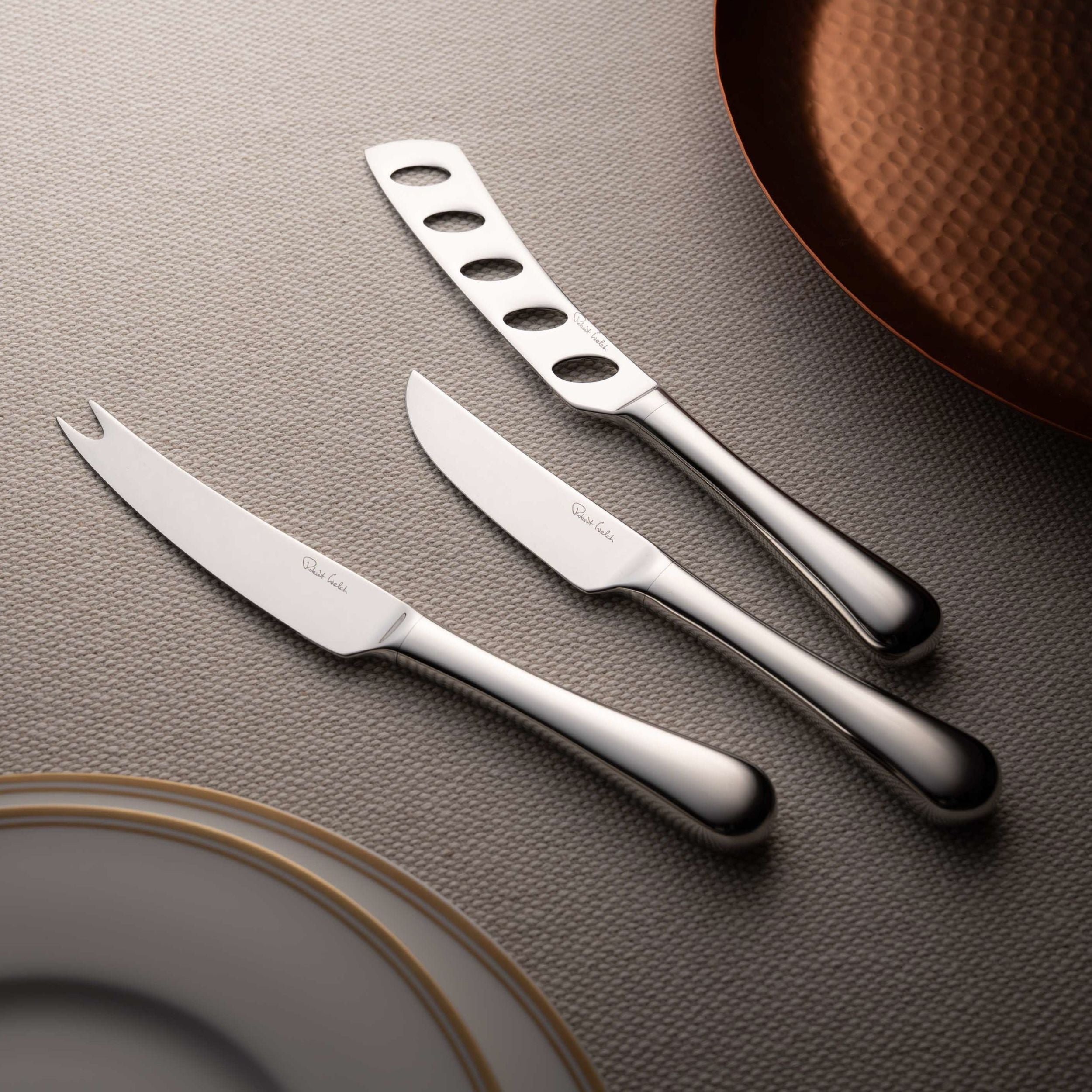 Radford Bright Cheese Knife Set with Oak Pebble Chopping Board 32cm, 3 Piece Set