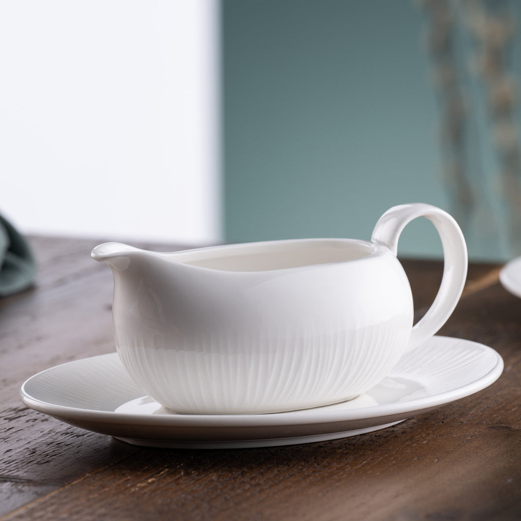 Belleek Living Erne Sauce Boat & Tray