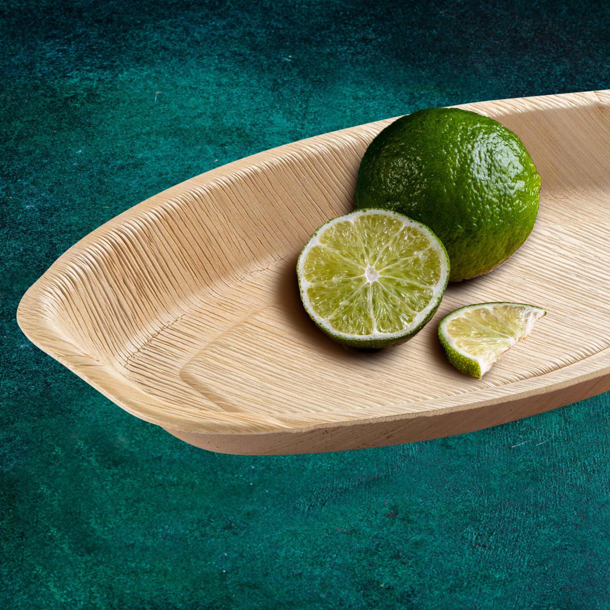 9" x 13" Oval Natural Palm Leaf Eco-Friendly Disposable Trays