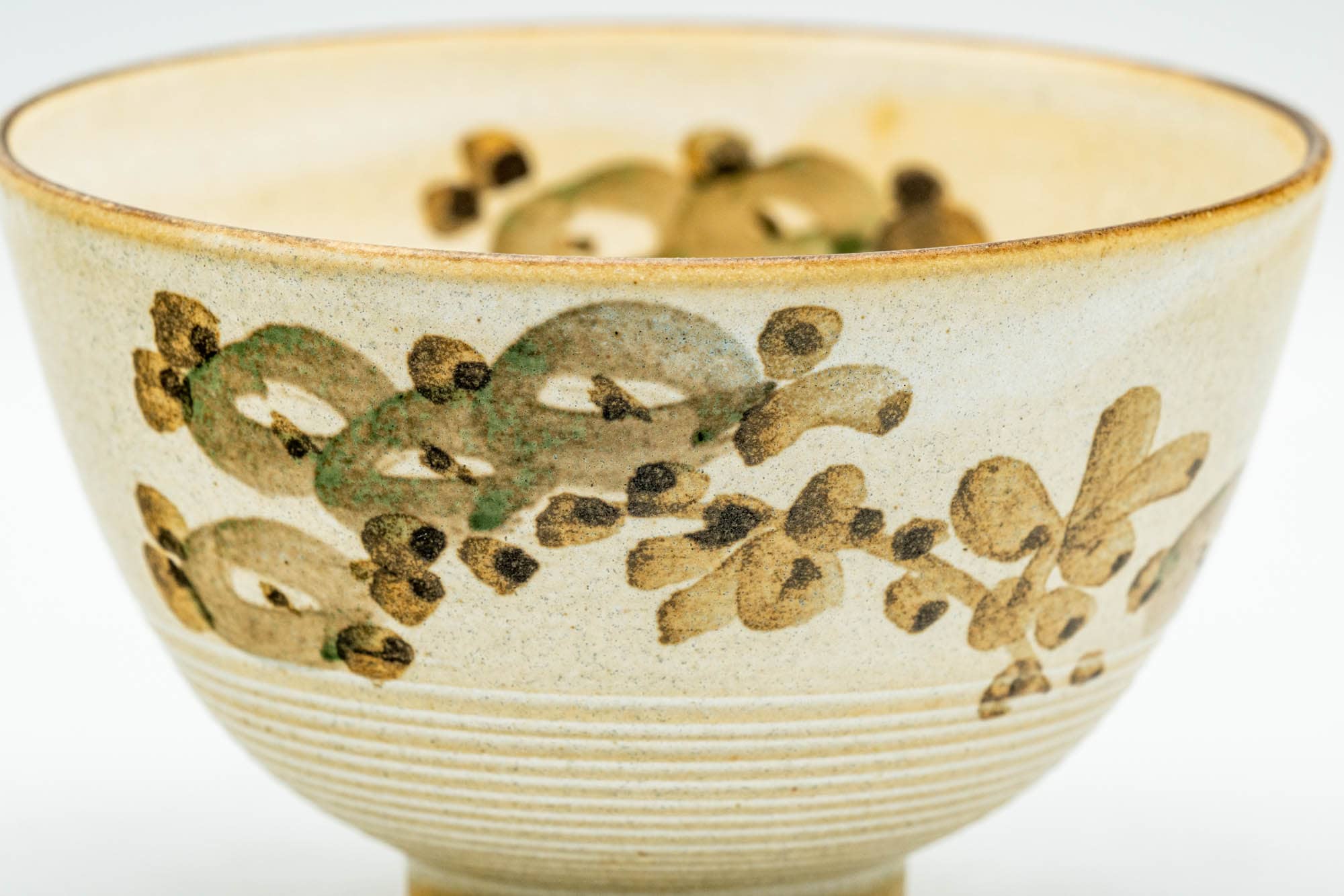 Japanese Teacup - Matte Beige Floral Kiyomizu-yaki Yunomi - 140ml