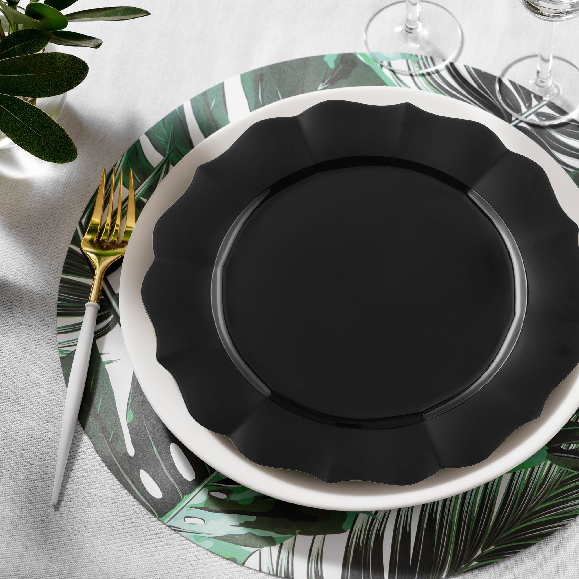 Black Round Lotus Plastic Appetizer/Salad Plates (7.5")