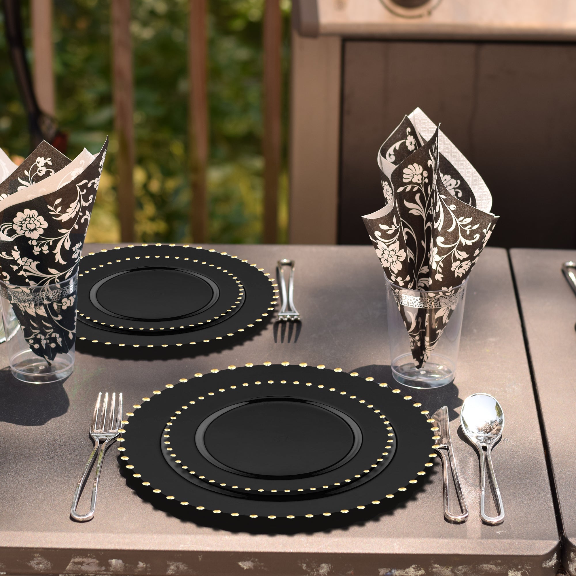 Black with Gold Pearl String Round Disposable Plastic Dinner Plates (10”)