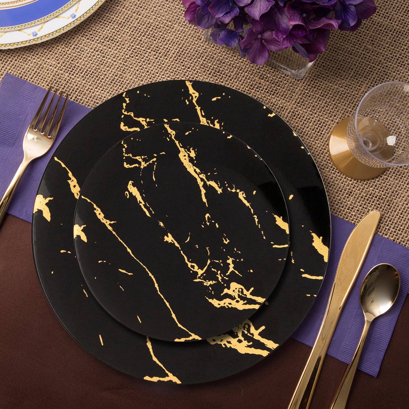 Black with Gold Marble Stroke Round Disposable Plastic Dinner Plates (10.25")