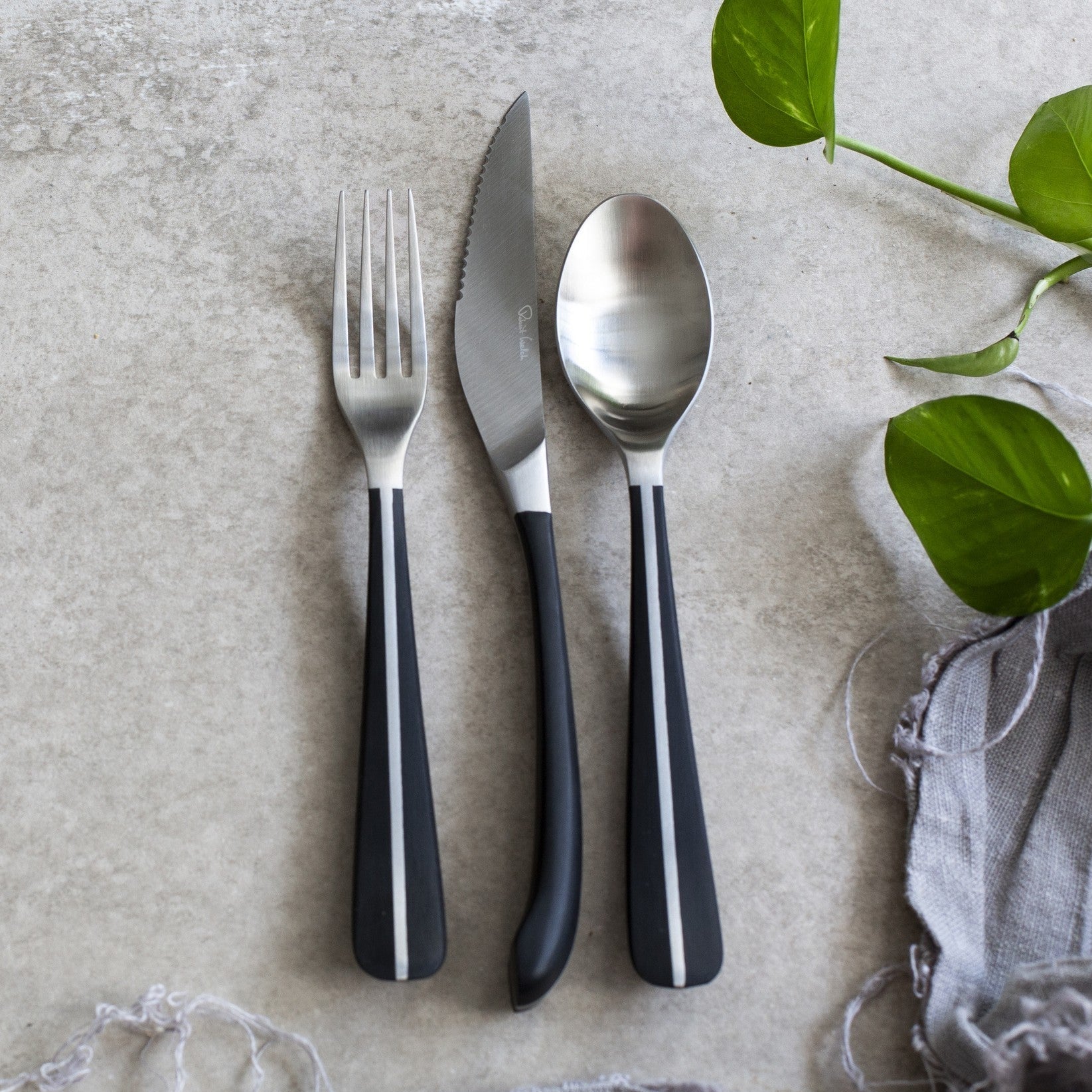 Contour Noir Satin Steak Knife, Set of 4