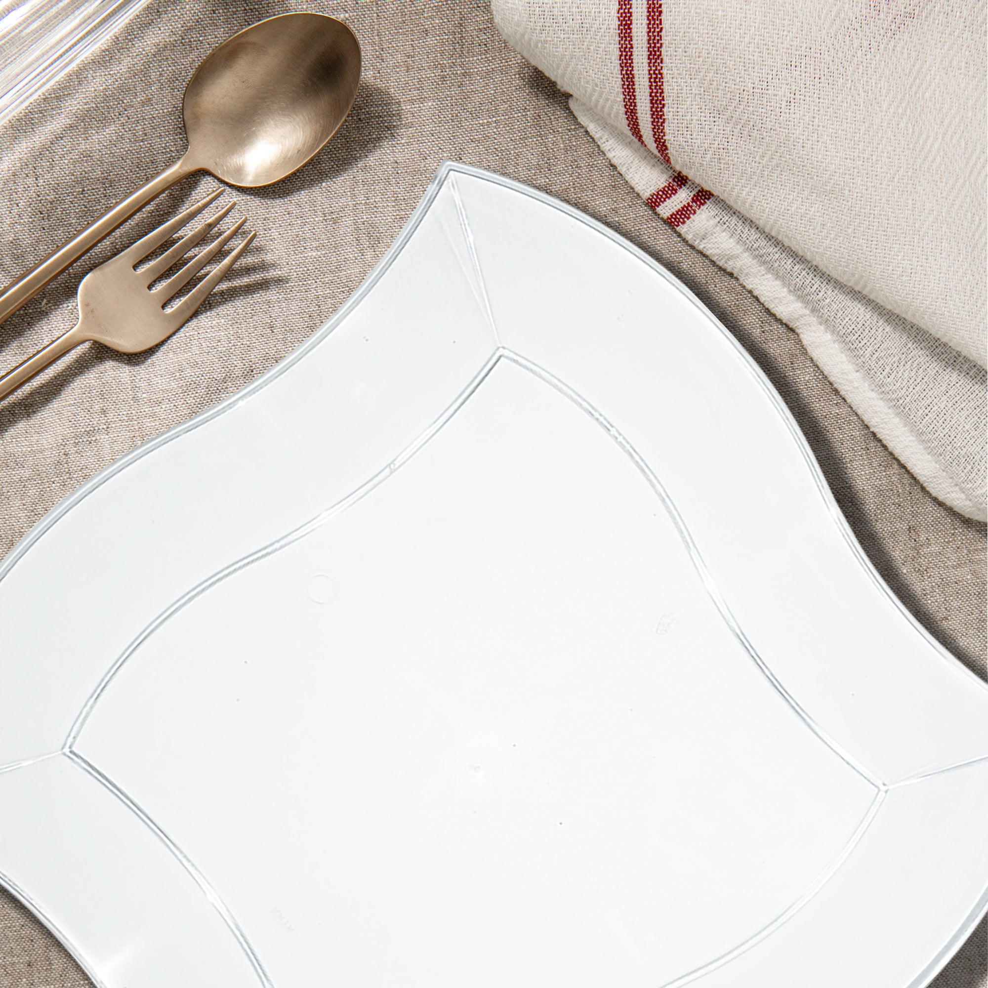 Clear Wave Plastic Dinner Plates (10")