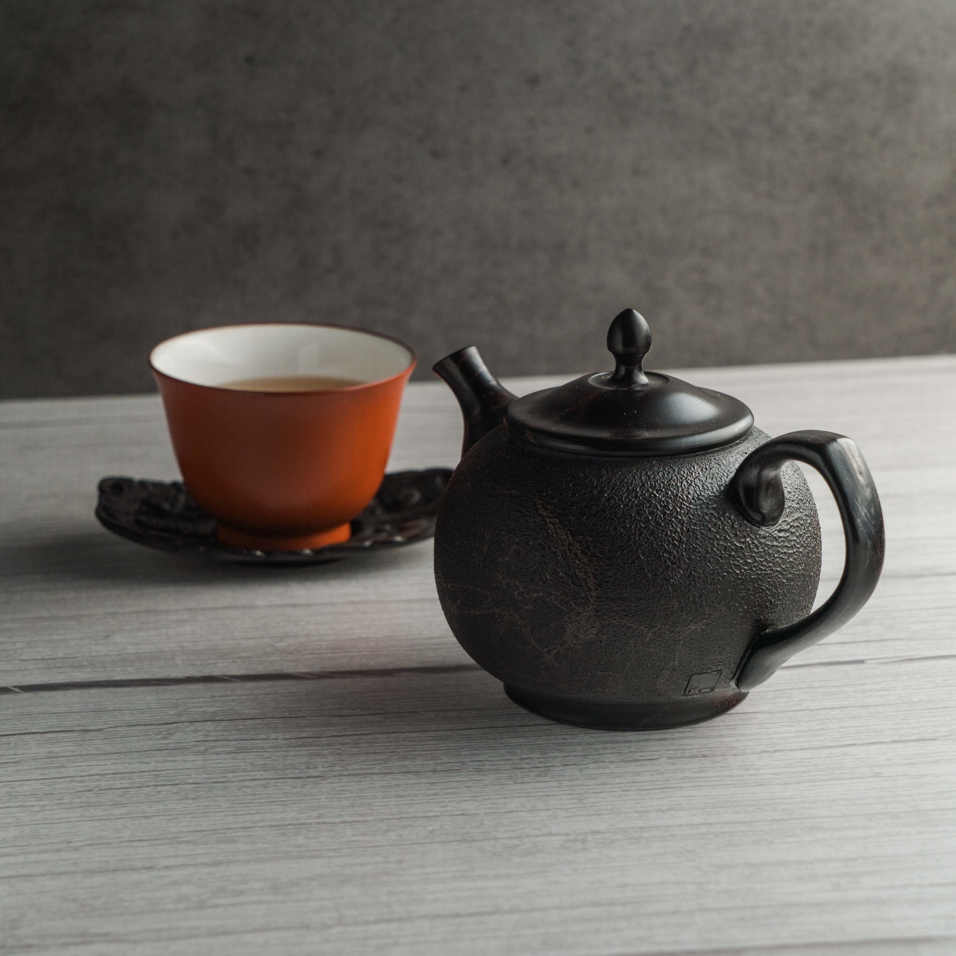 Benishibori Mogake Tokoname Rear-handled Teapot - 280ml