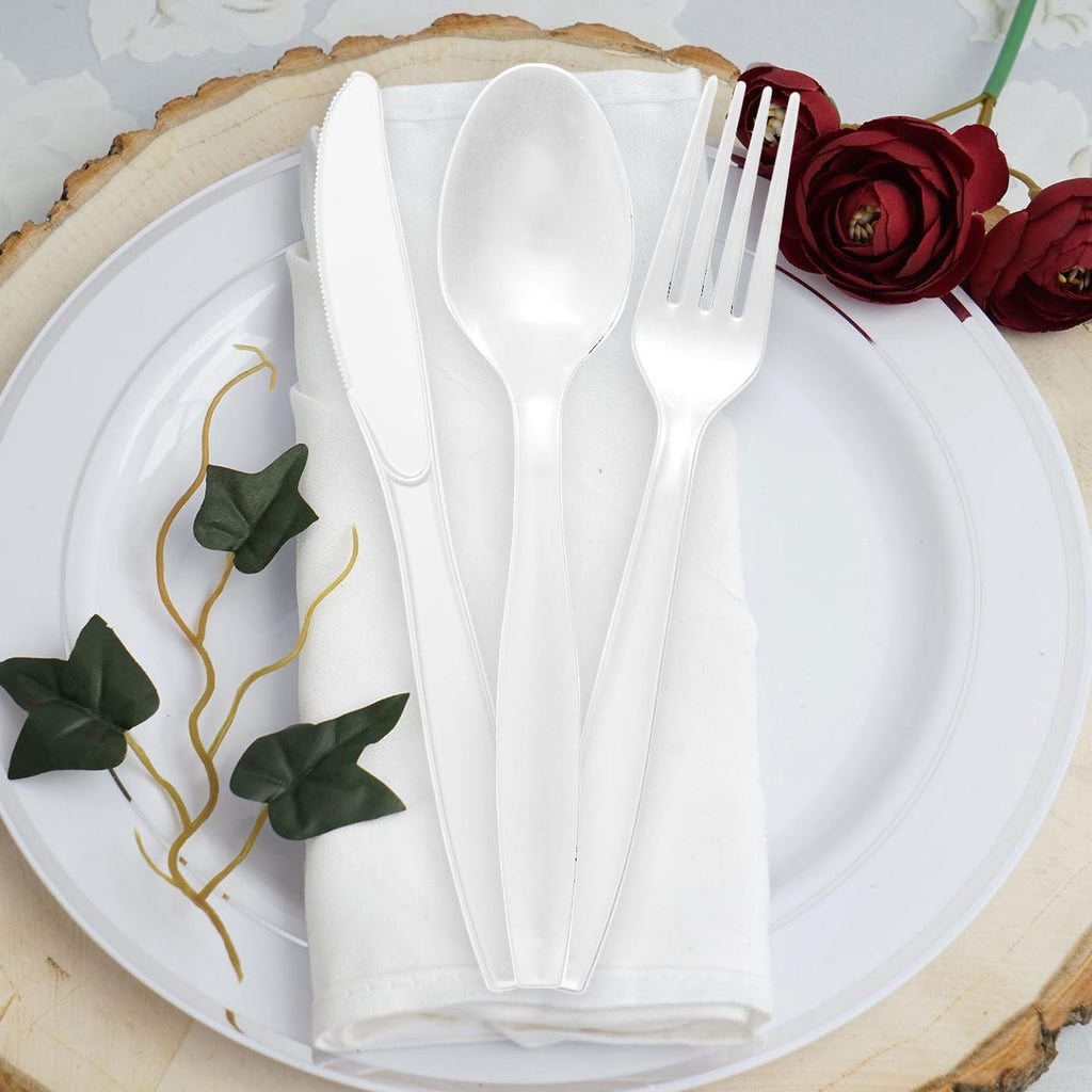 White Plastic Disposable Knives
