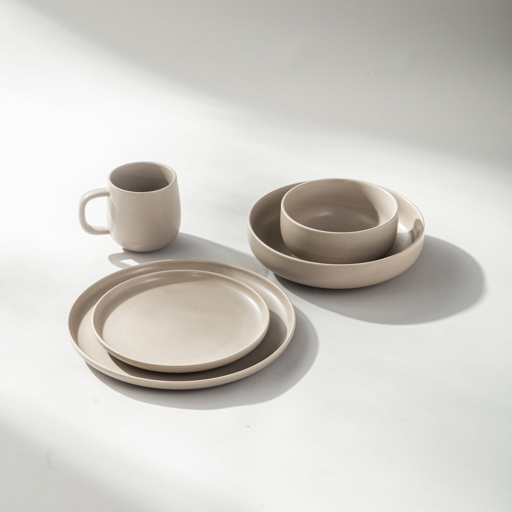 Minimalist Dinner Plate