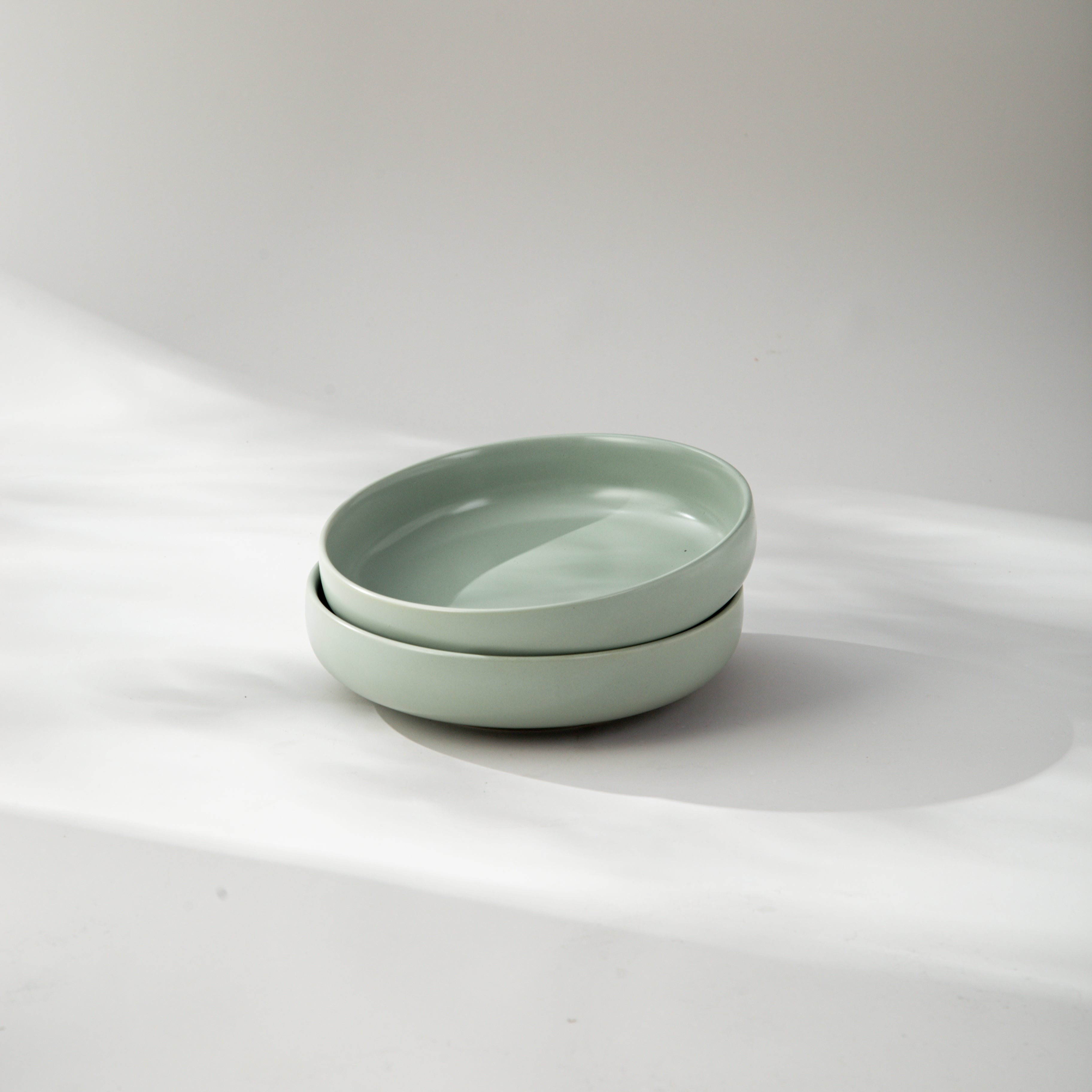Minimalist Dinner Bowl