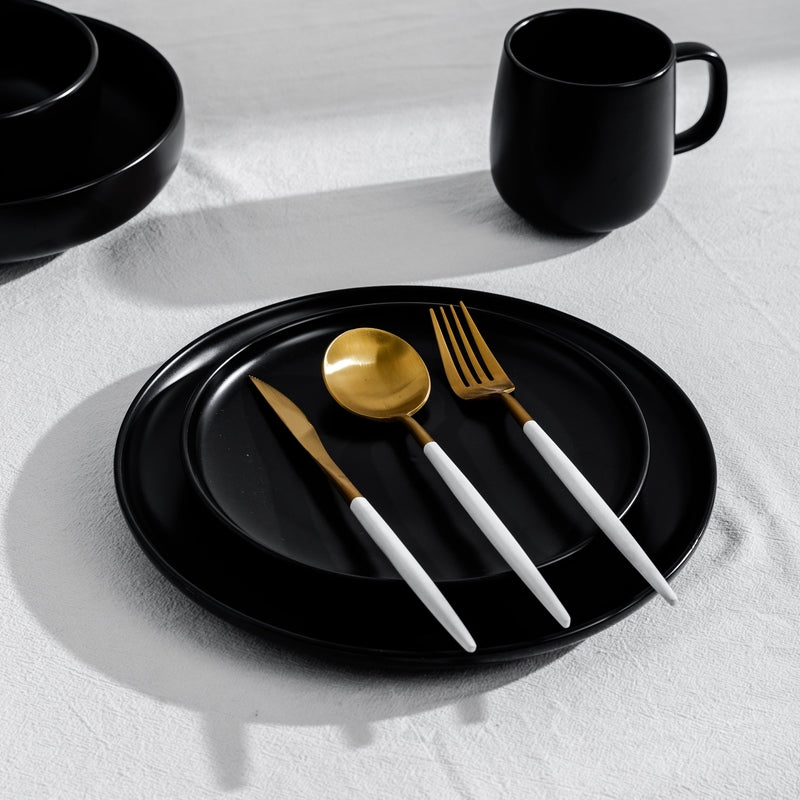 Minimalist Salad Plate
