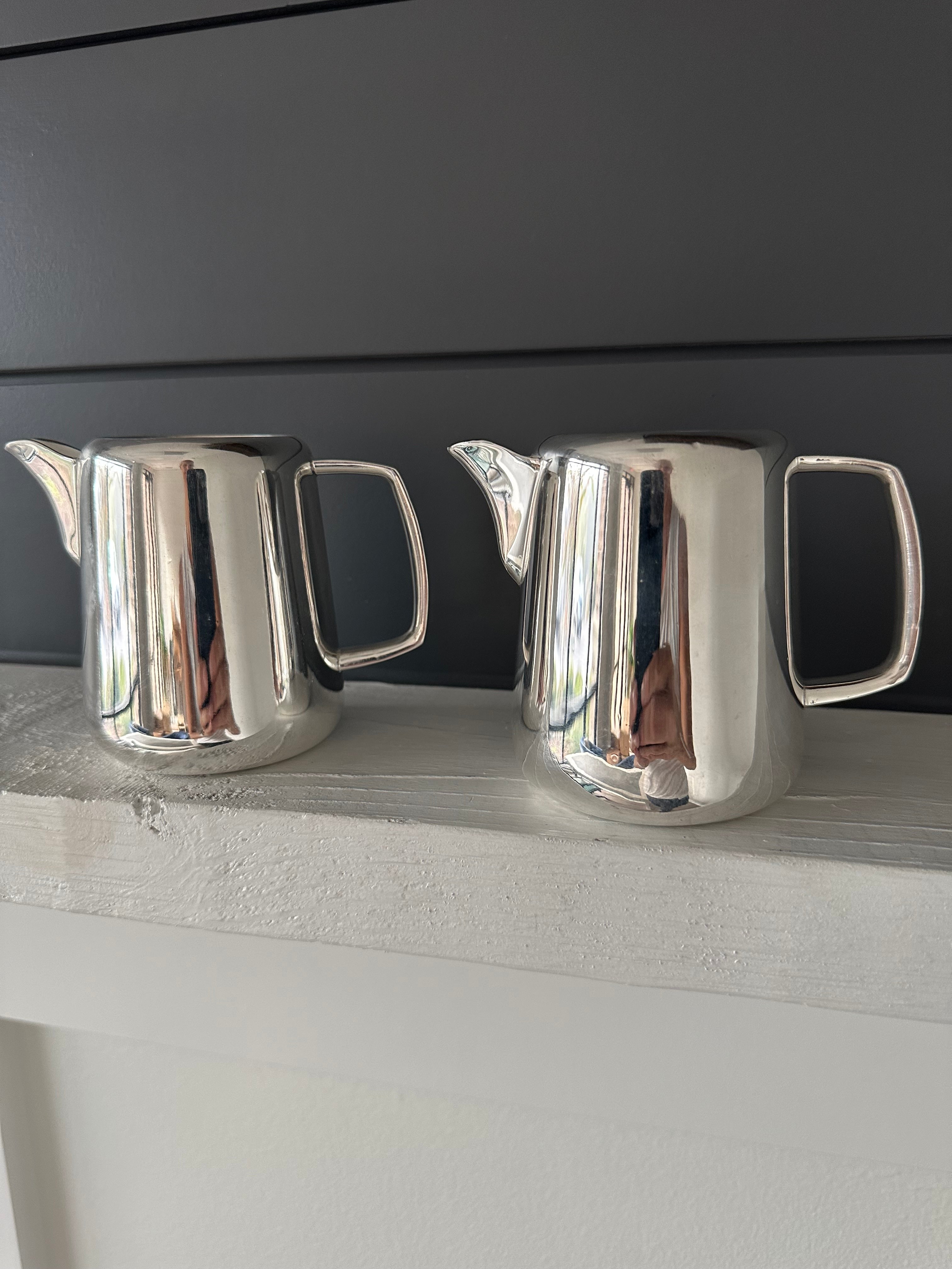 Hôtel Silver Vintage Pitcher