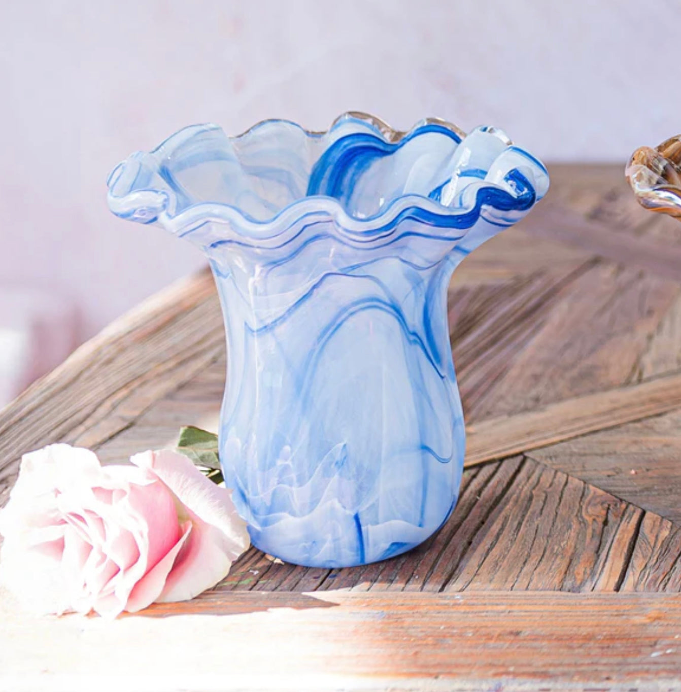 Vietri Onda Glass Tulip Vase - Small Cobalt