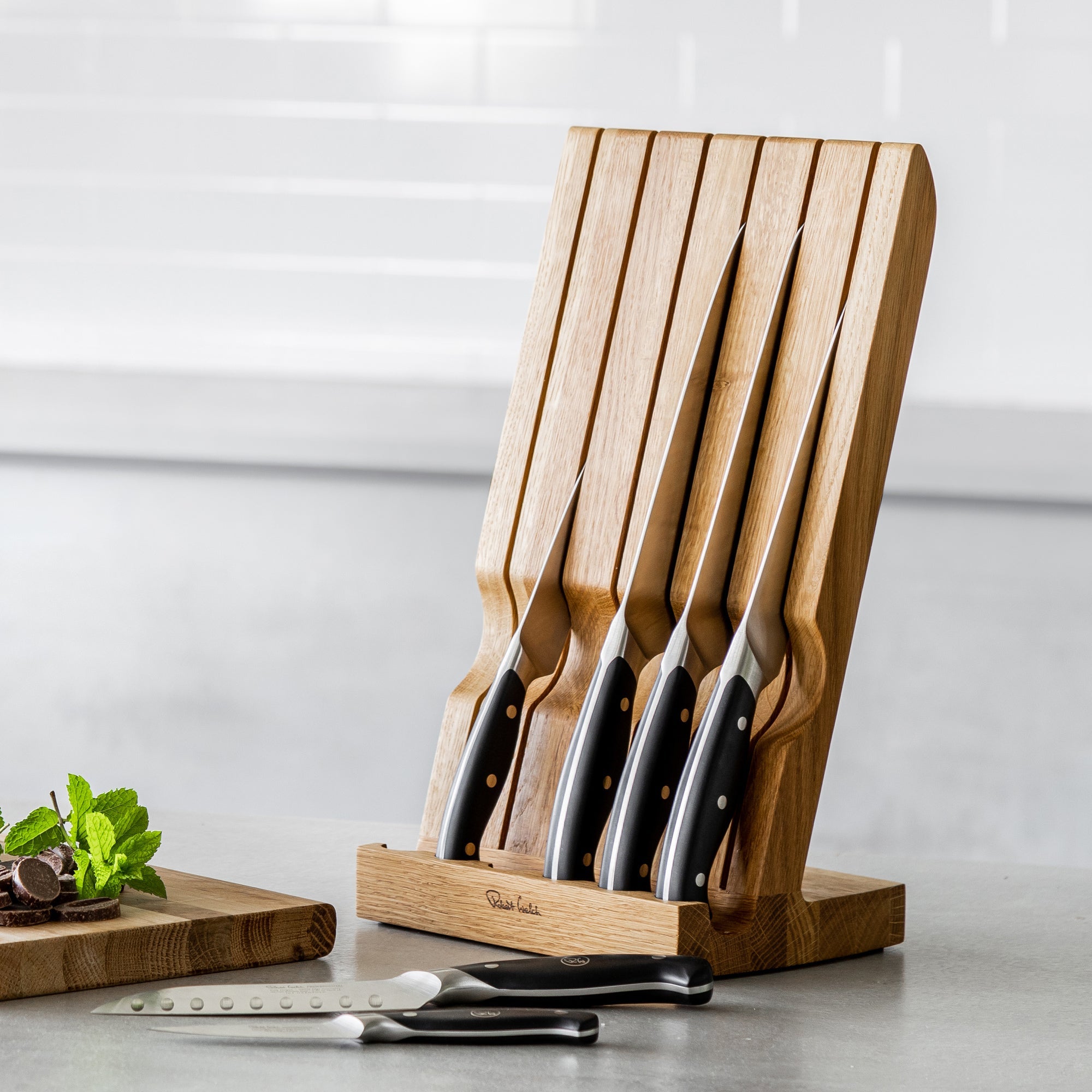 Professional Angle Oak Knife Block Set with Knife Sharpener