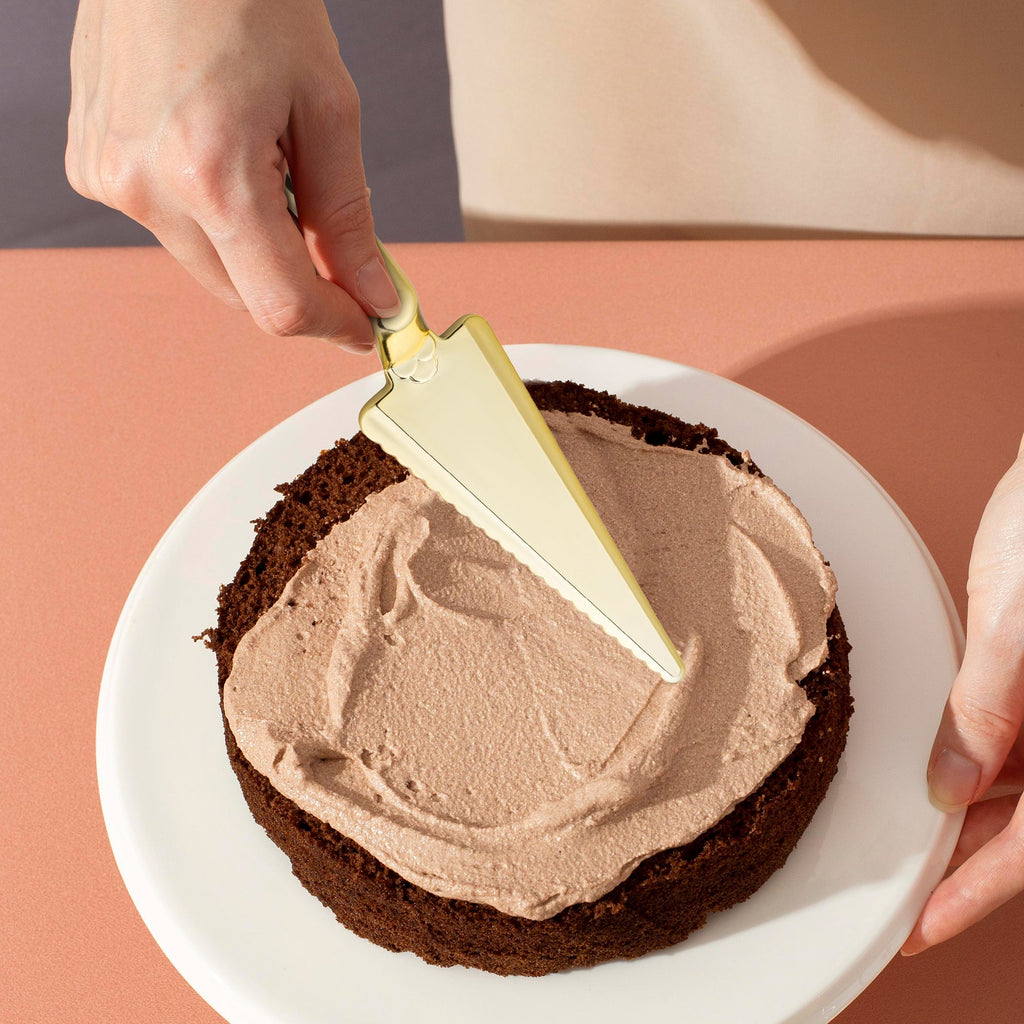 Shiny Gold Disposable Plastic Cake Cutters/Lifters