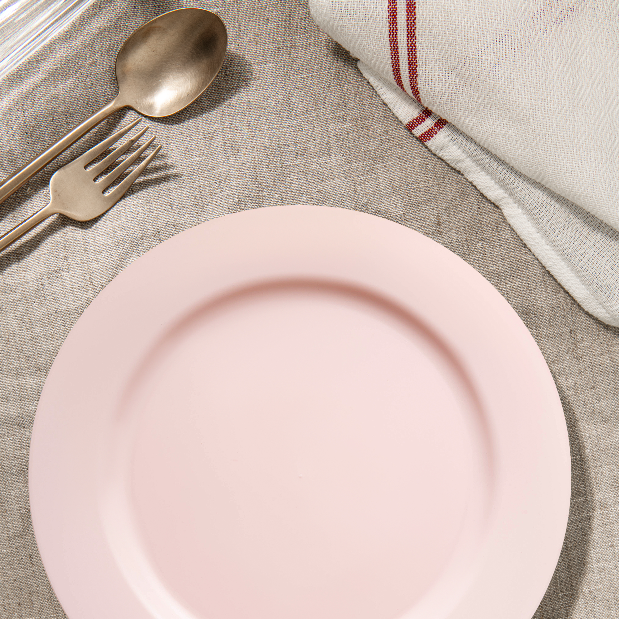Matte Pink Round Disposable Plastic Appetizer/Salad Plates (7.5")