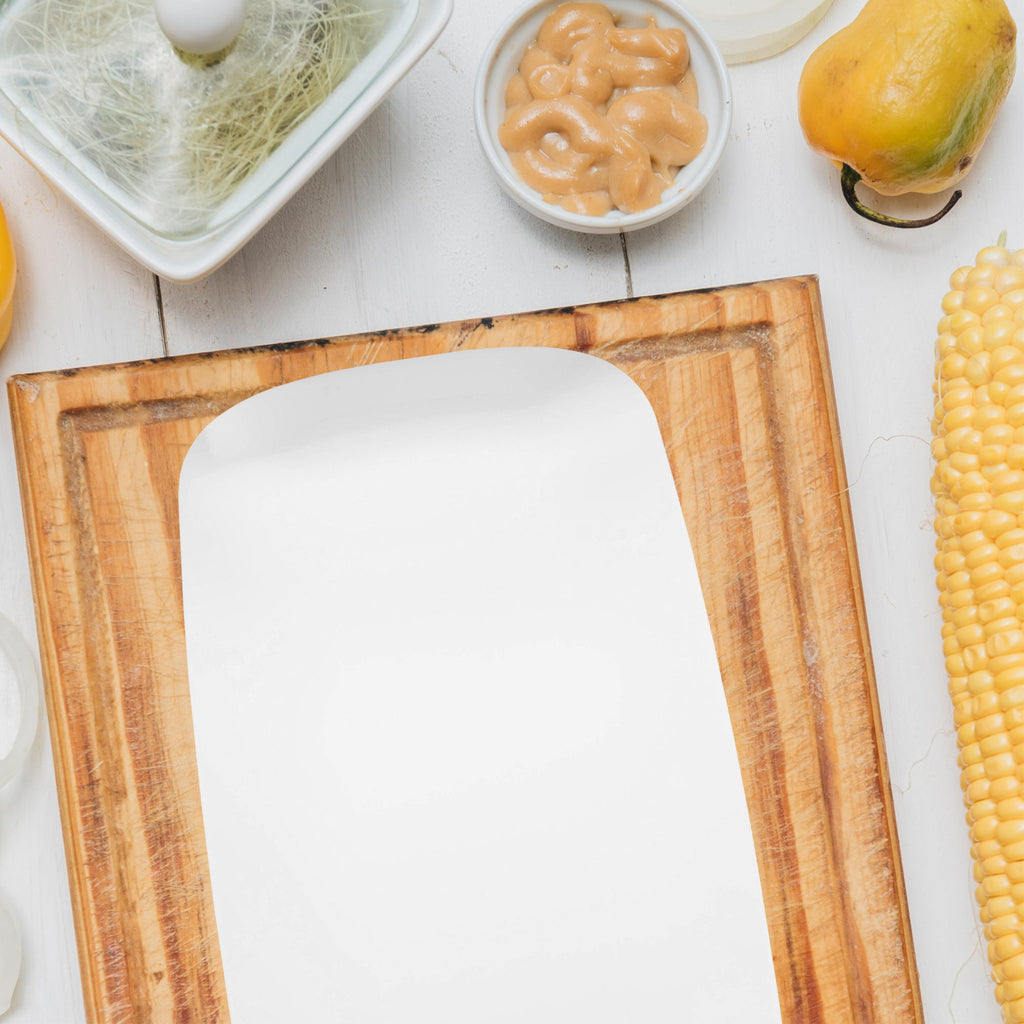 Solid White Flat Raised Edge Rectangular Disposable Plastic Plates (10.6" x 5")