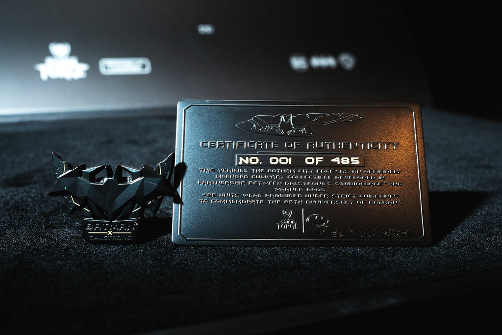 Batman StudioForge™ | 8” Bladed Displayable Chef Knife & Display Stand | The Gotham City™ Edge