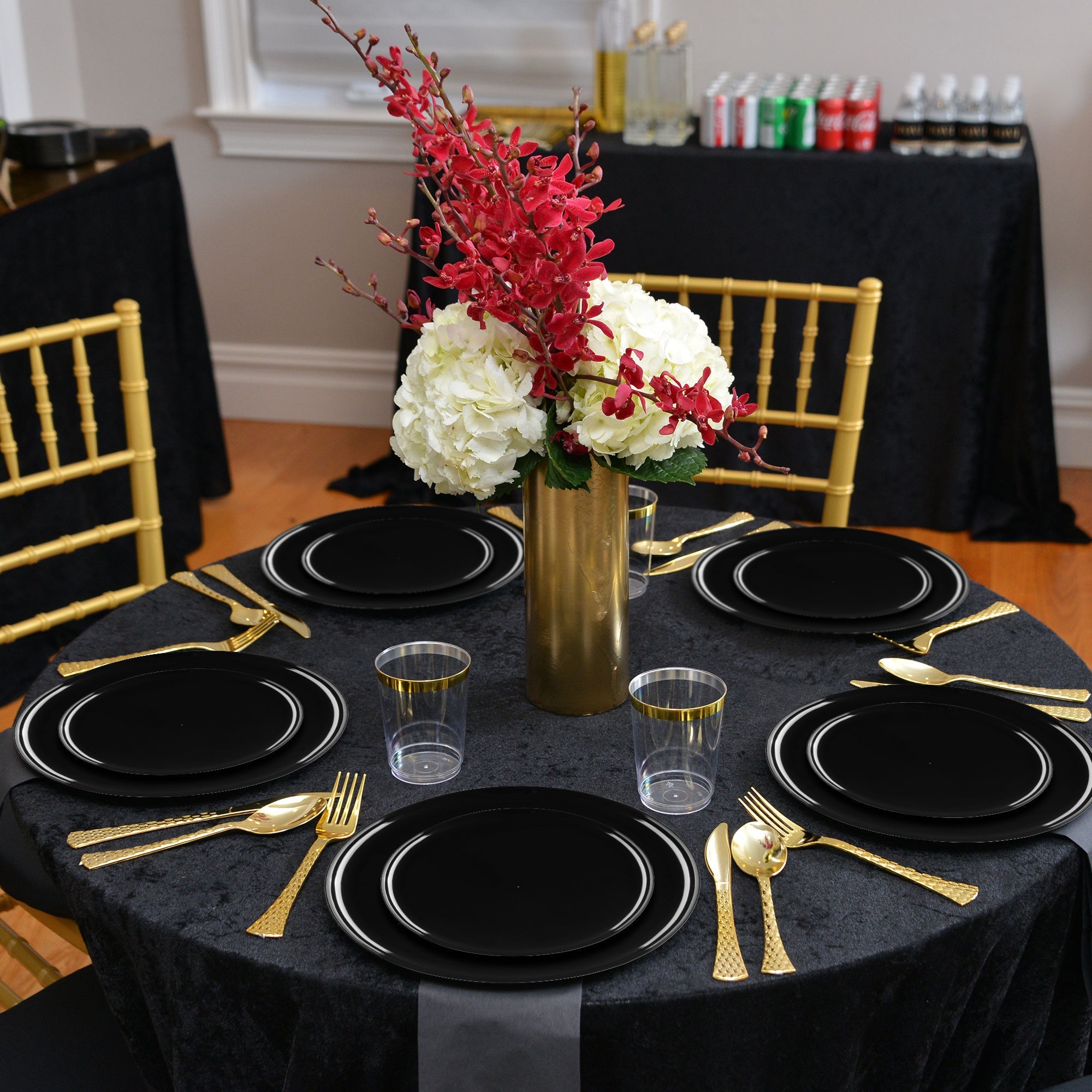 Black Flat Round Disposable Plastic Pastry Plates (6.25")