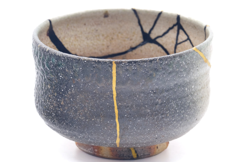 Japanese Matcha Bowl - Ash Glazed Gold Kintsugi Chawan - 550ml