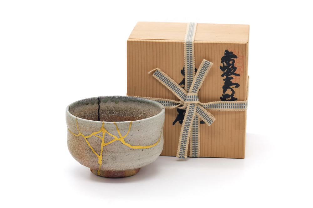 Japanese Matcha Bowl - Ash Glazed Gold Kintsugi Chawan - 550ml