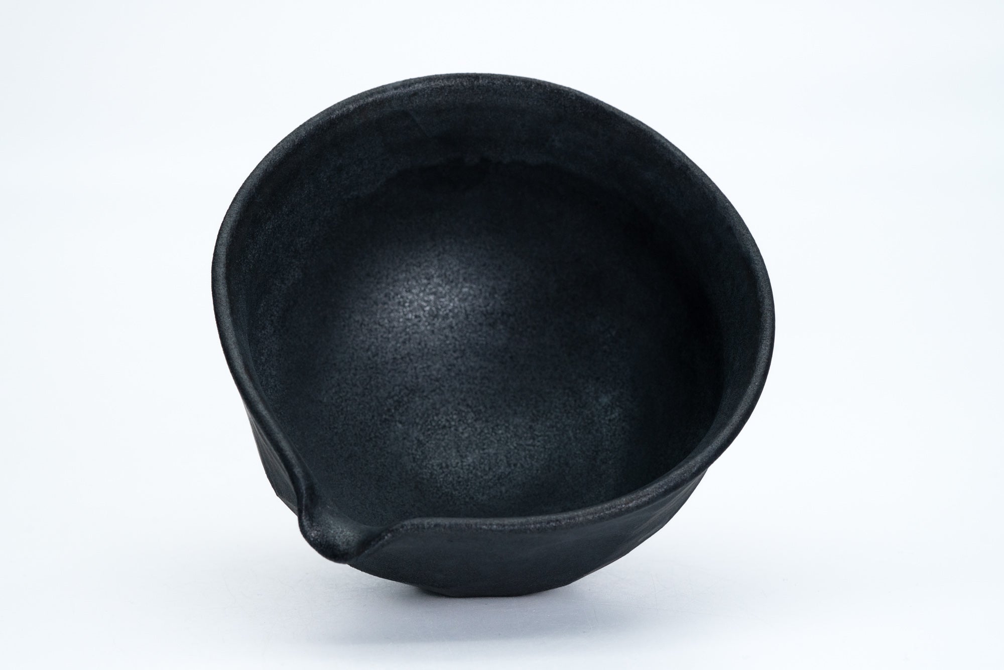 Matte Black Faceted Spouted Matcha Bowl