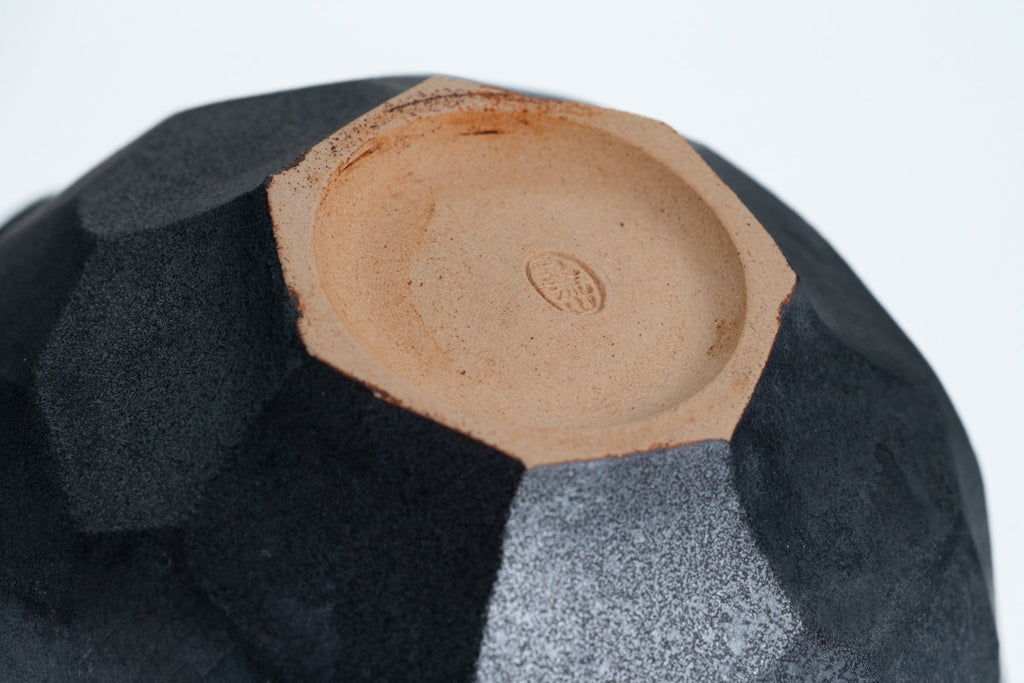 Matte Black Faceted Spouted Matcha Bowl