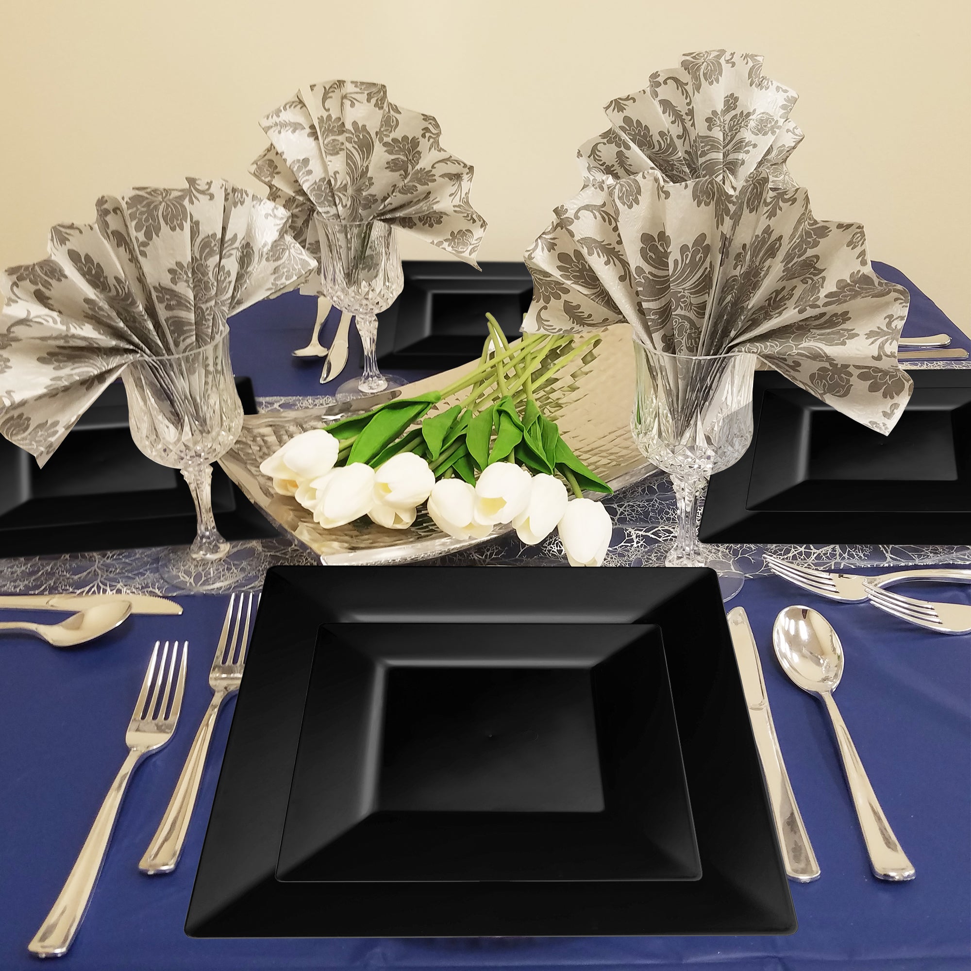 Black Square Plastic Dinner Plates (10.25")