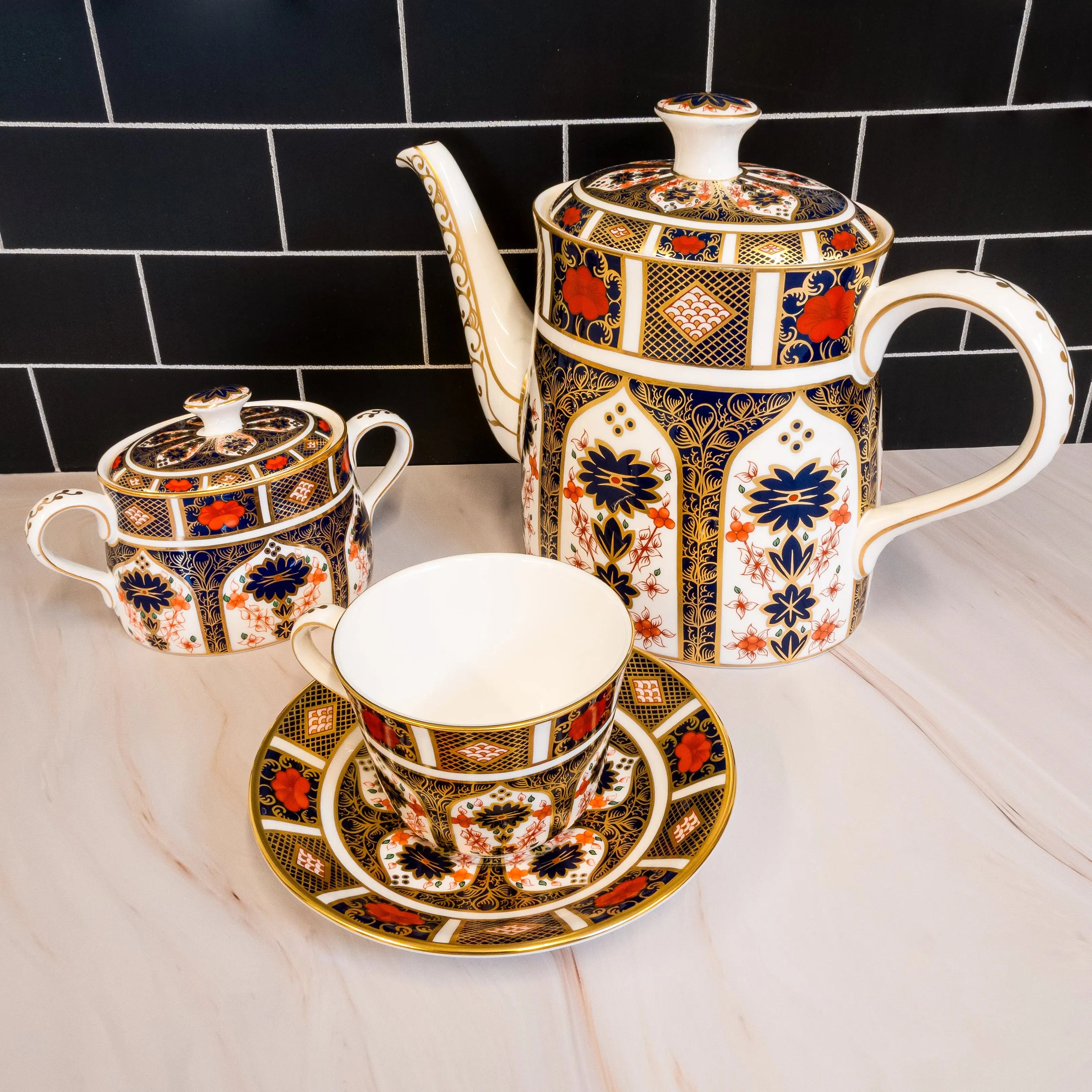 Royal Crown Derby Imari 1128 Covered Sugar Bowl