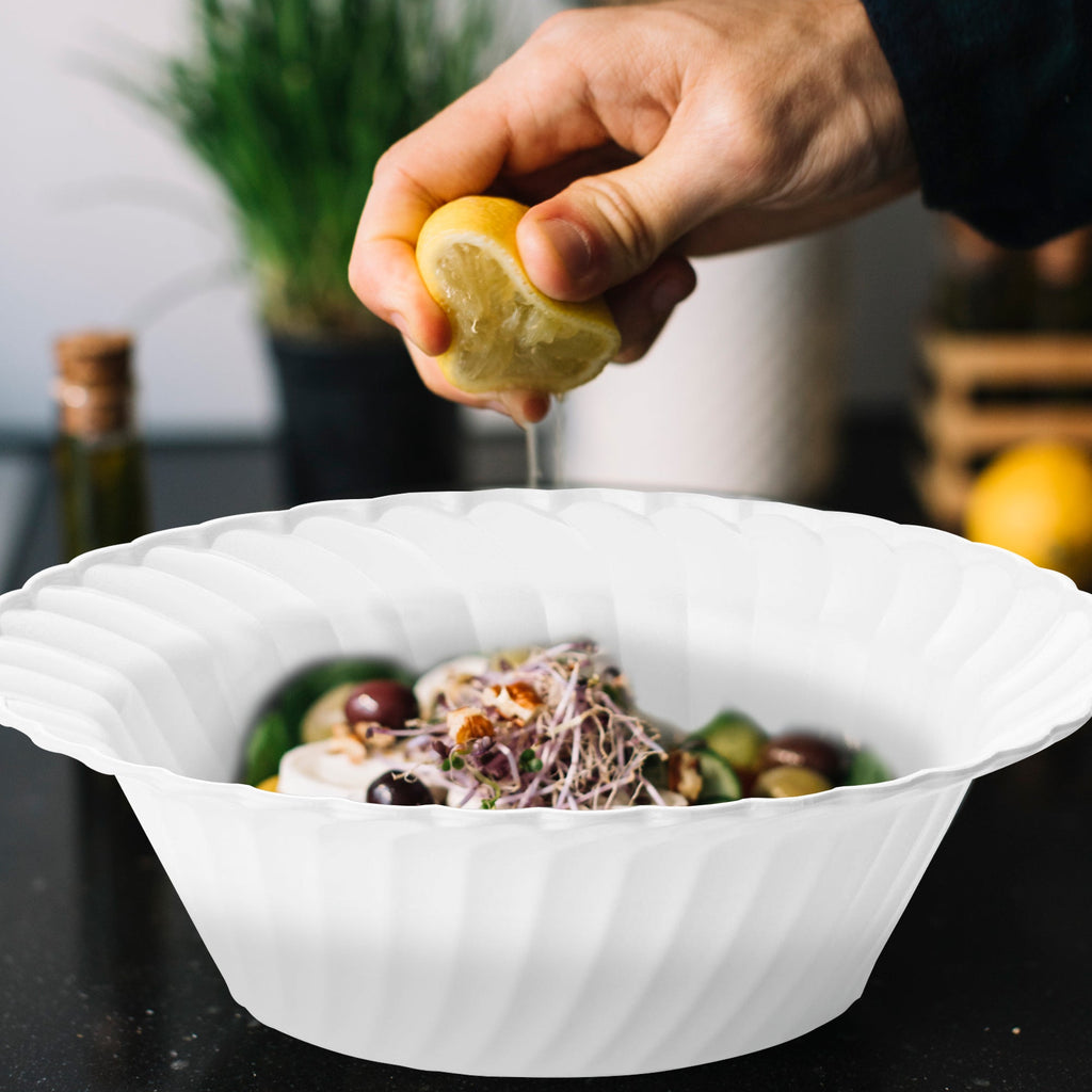 White Flair Plastic Dessert Bowls (5 oz.)