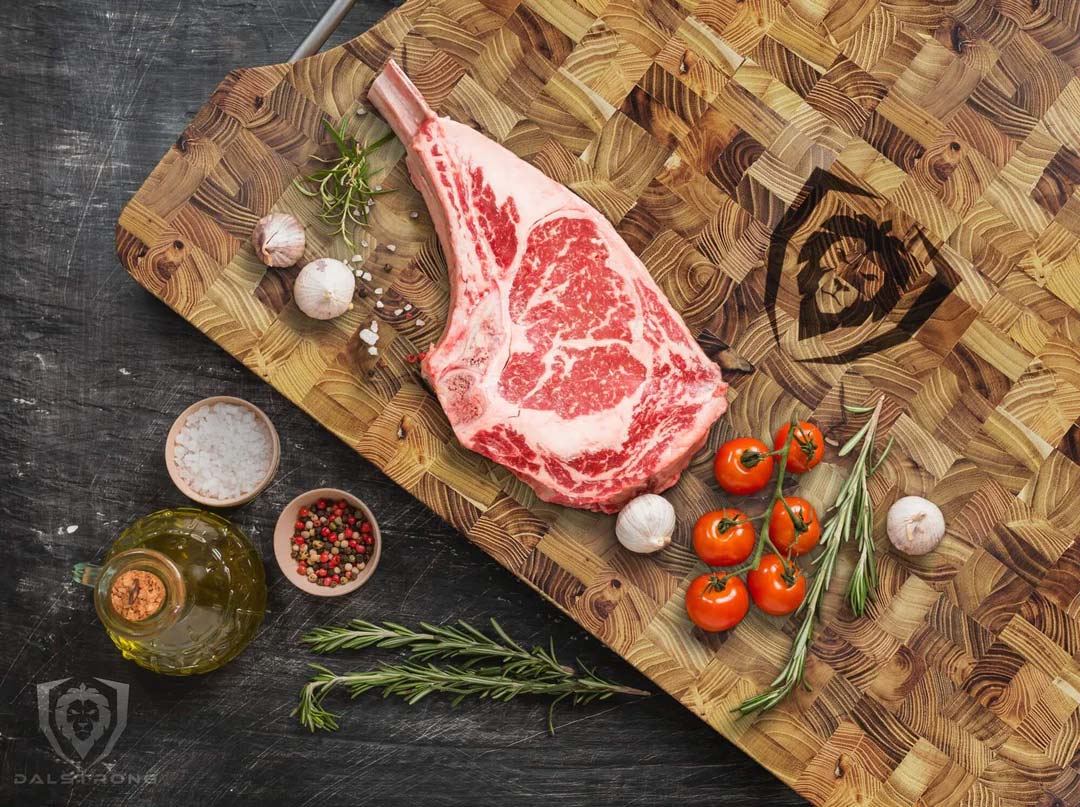 Lionswood Colossal Teak Cutting Board | Dalstrong ©