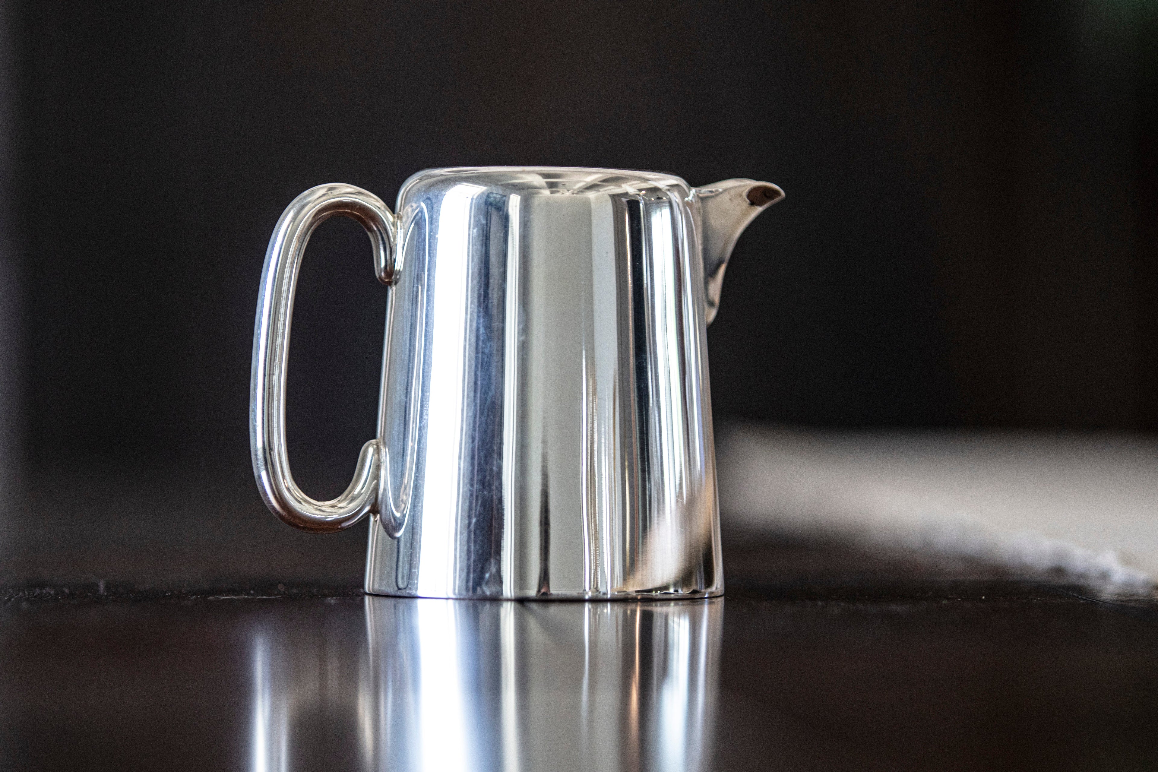 Hôtel Silver Vintage Pitcher