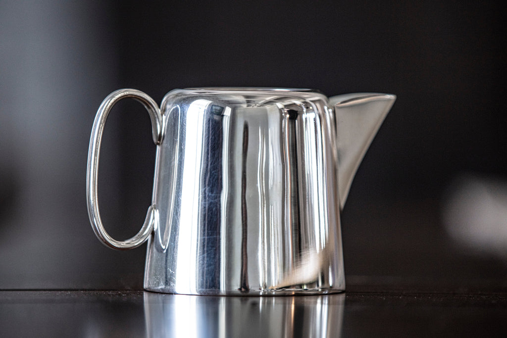 Hôtel Silver Vintage Pitcher